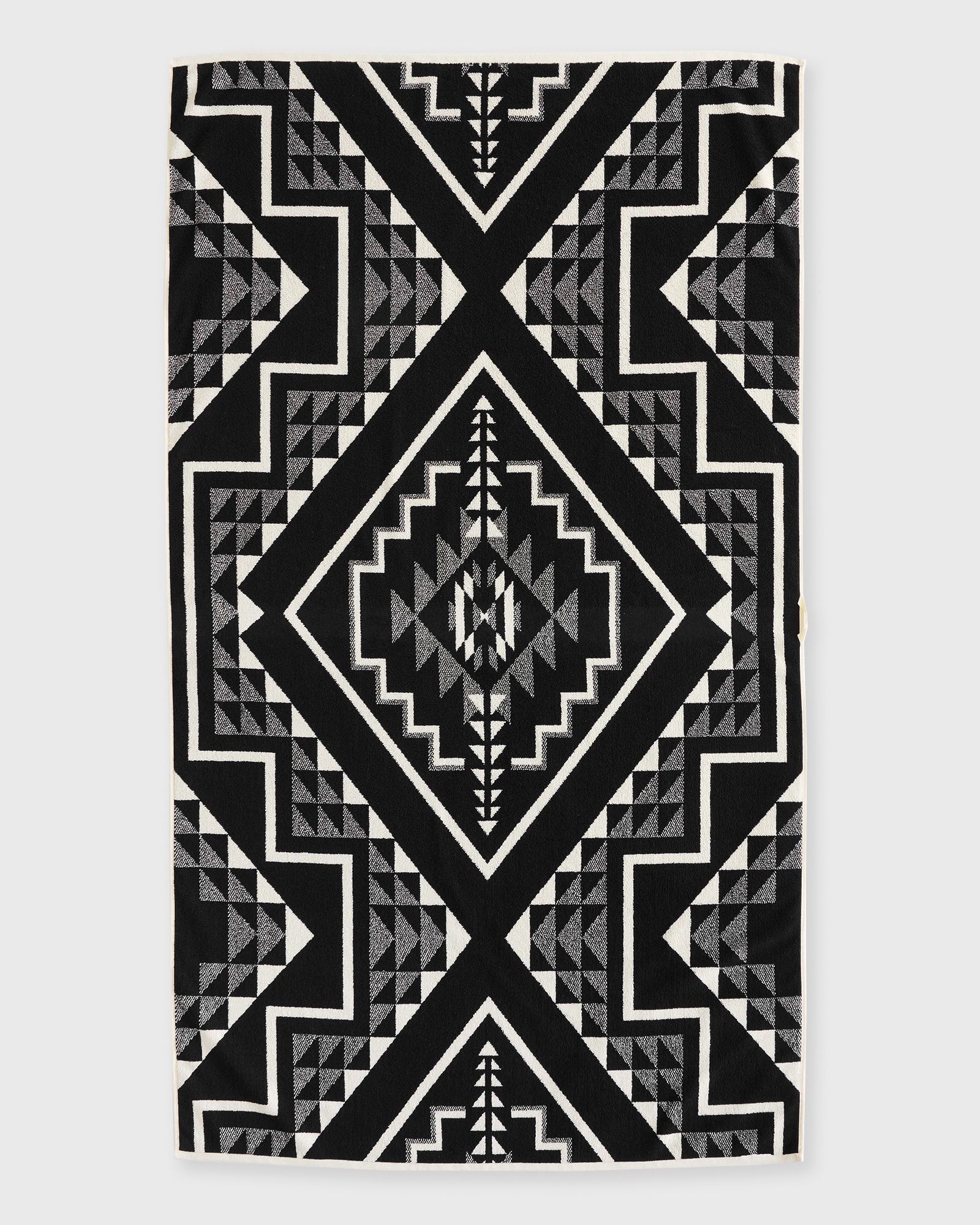 OVERSIZED JACQUARD SPA TOWEL