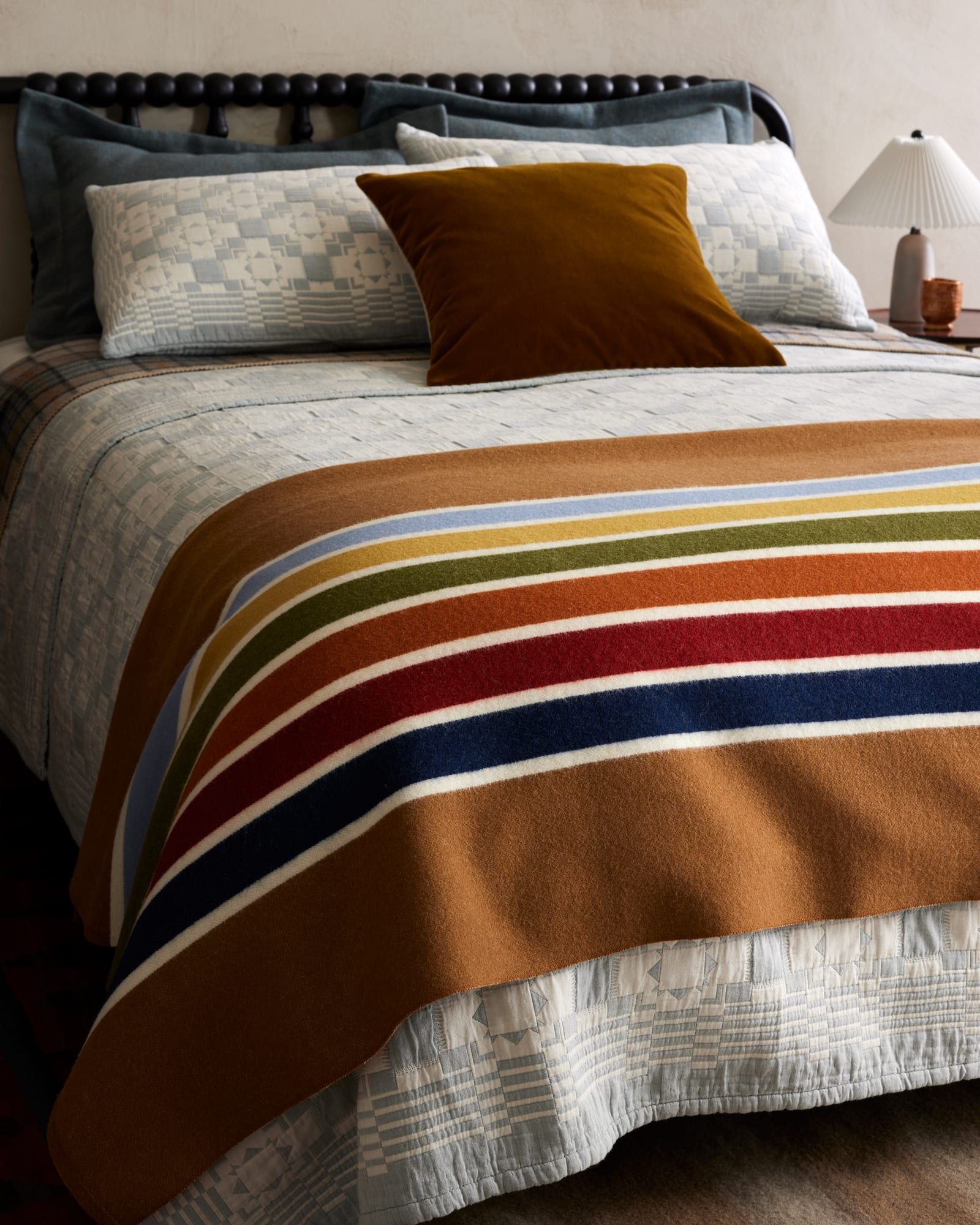 NATIONAL PARK THROW WITH CARRIER