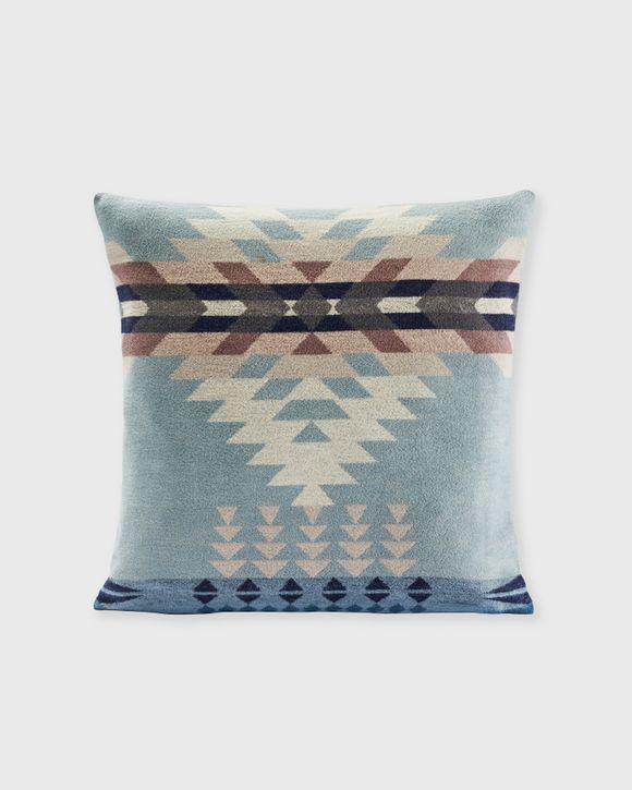 JACQUARD PILLOW 18'' X 18''