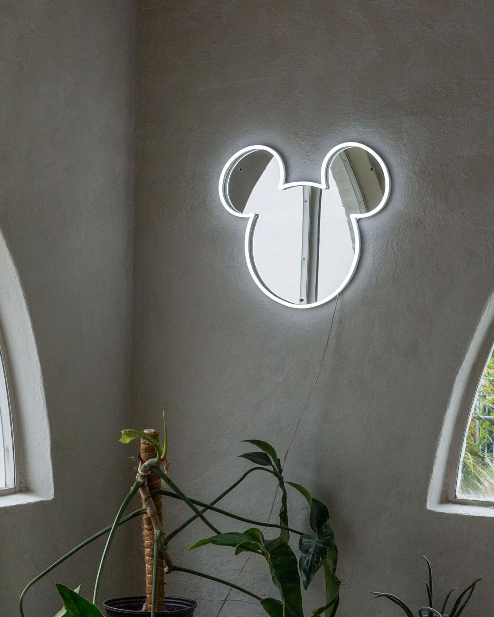 Disney Mickey Mirror Silver - EU PLUG