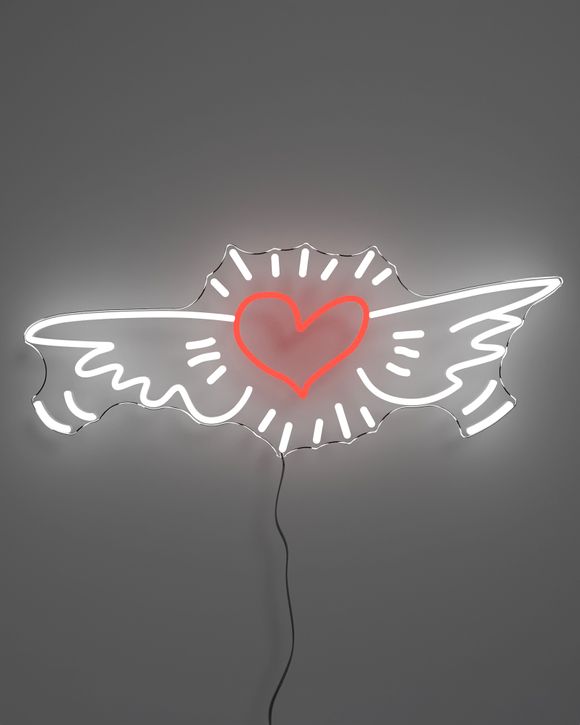 Keith Haring Flying Heart - EU PLUG