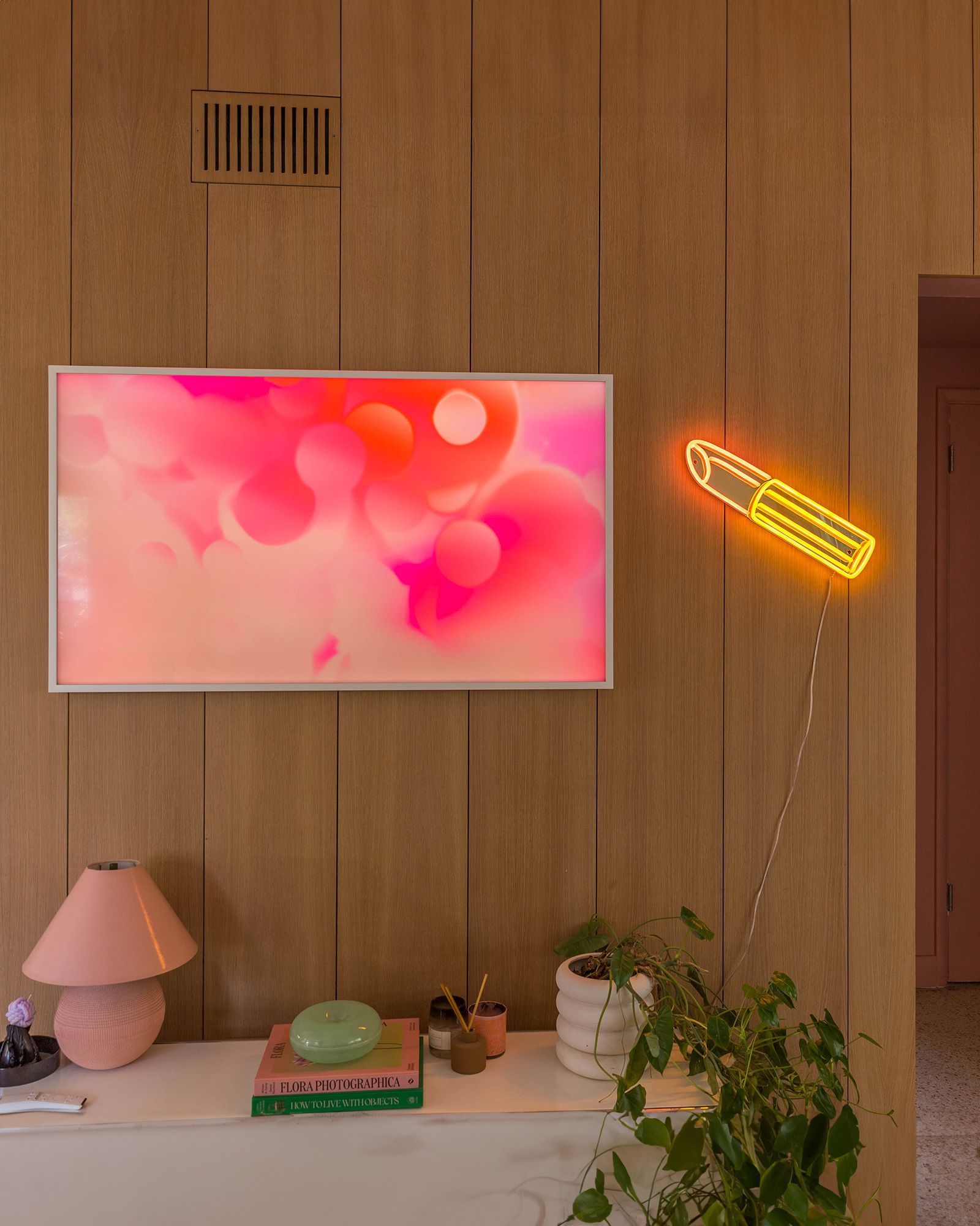 GOLDEN LIPSTICK YP X TOM WESSELMANN LED NEON - EU PLUG