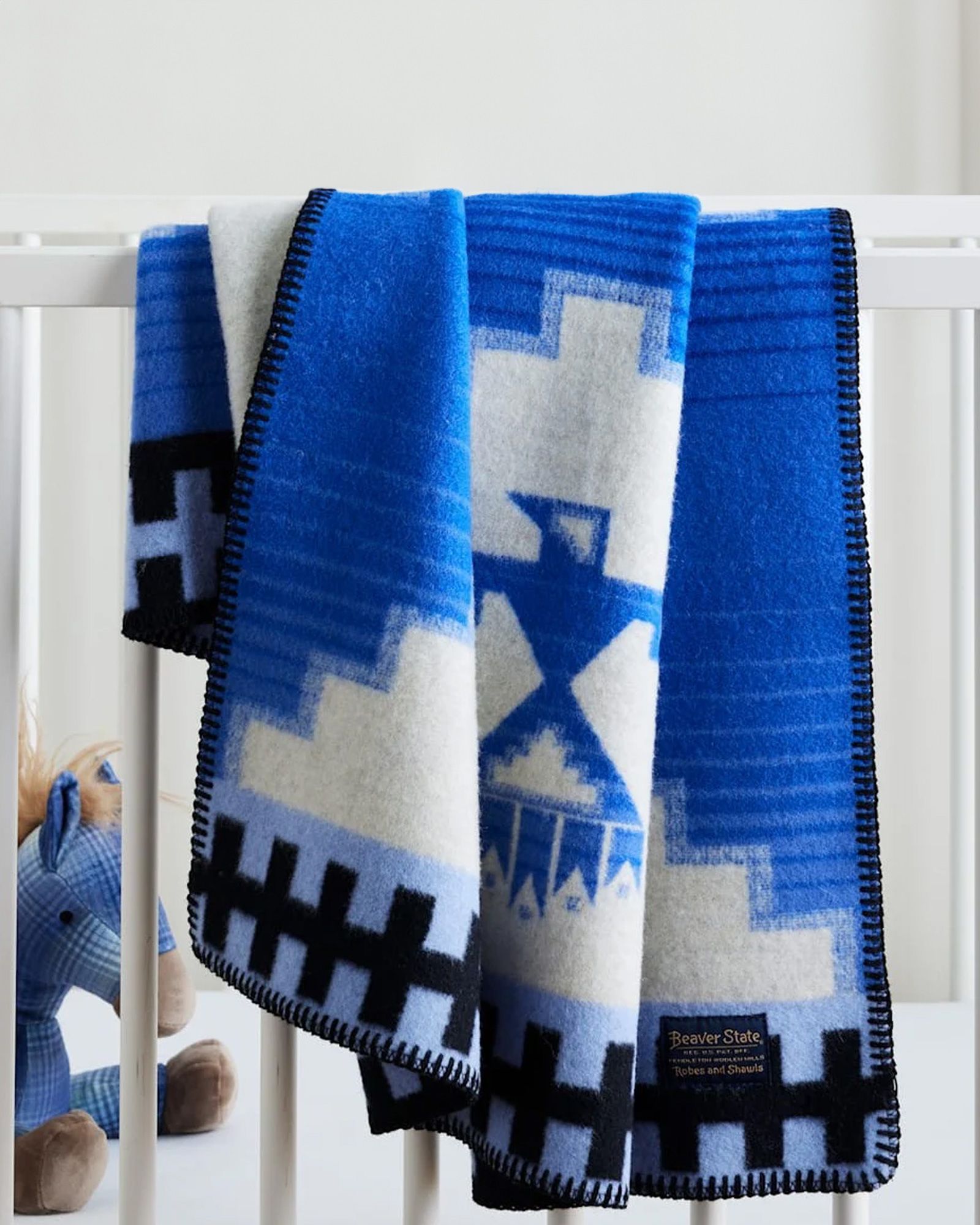 THE COLLEGE FUND CRIB BLANKET