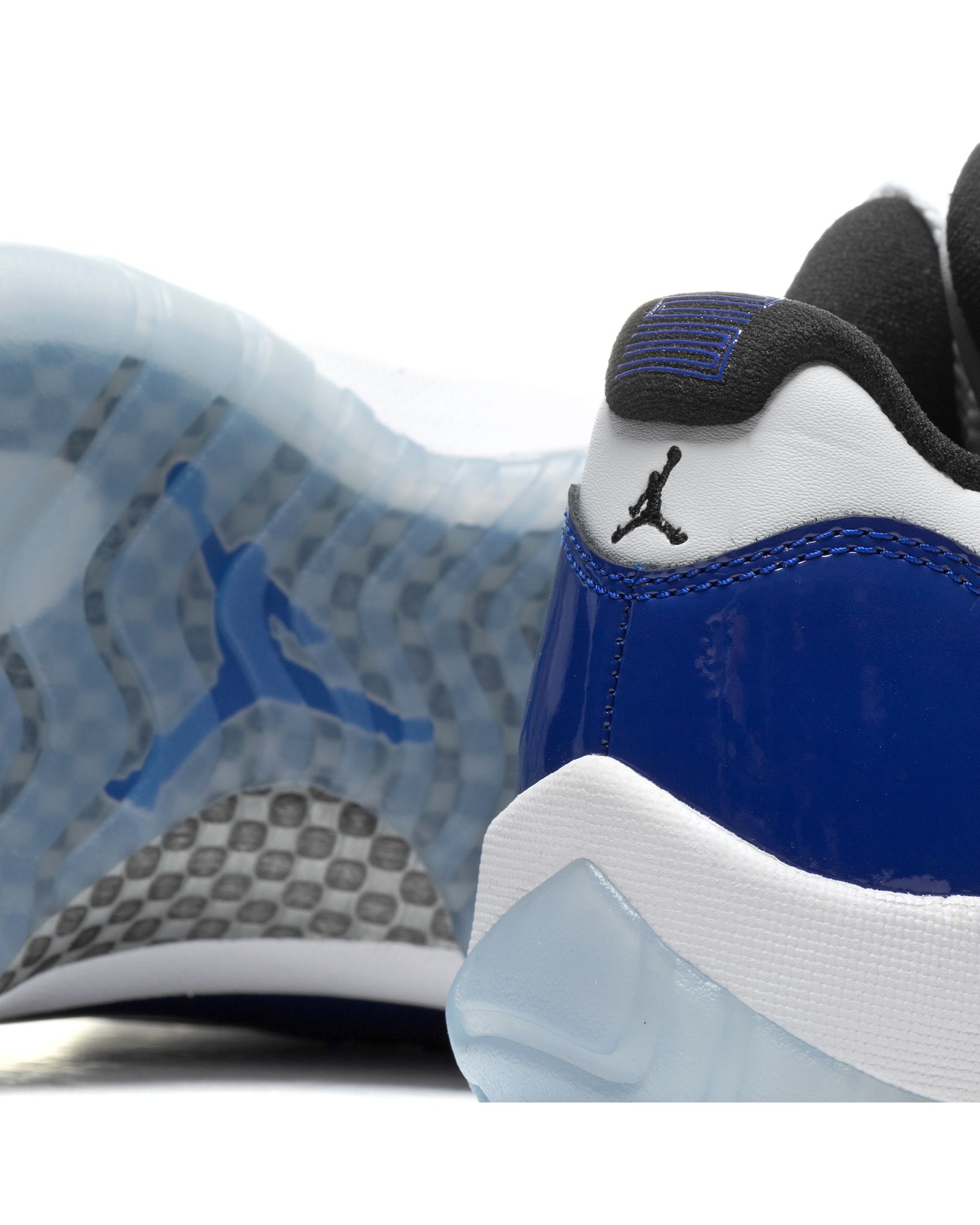 WMNS Air Jordan 11 Retro Low