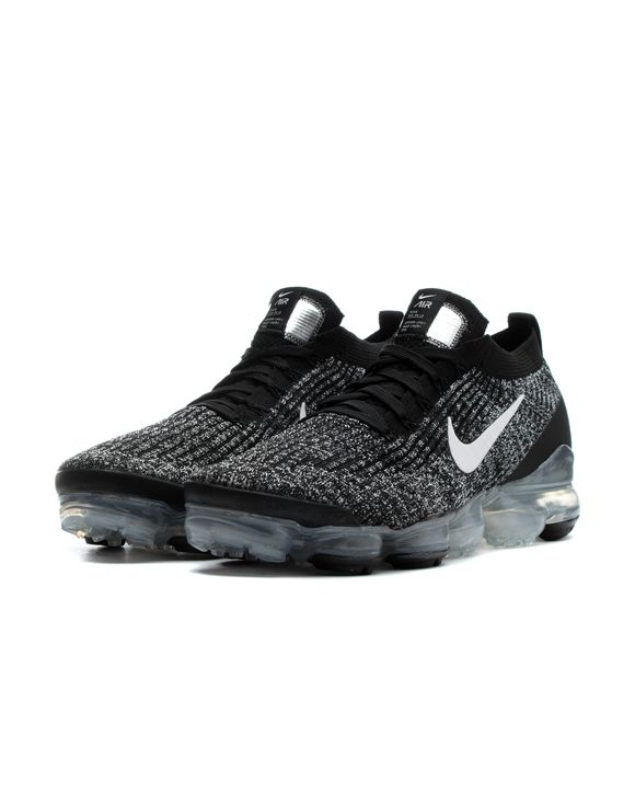 Black and white on sale vapormax flyknit 3