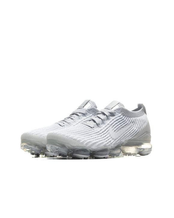 all white flyknit vapormax