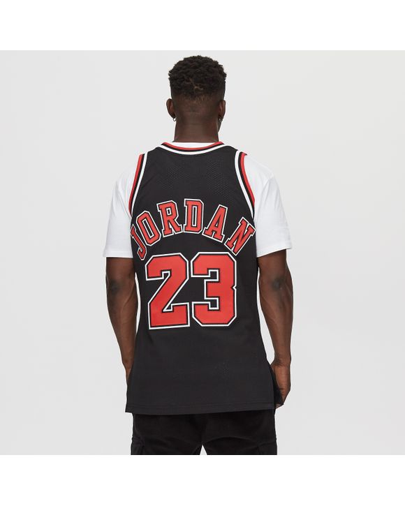 Mitchell & Ness Men's Chicago Bulls Michael Jordan #23 Authentic 1997-98 Black  Jersey