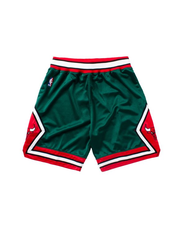 Mitchell and ness green bulls clearance shorts