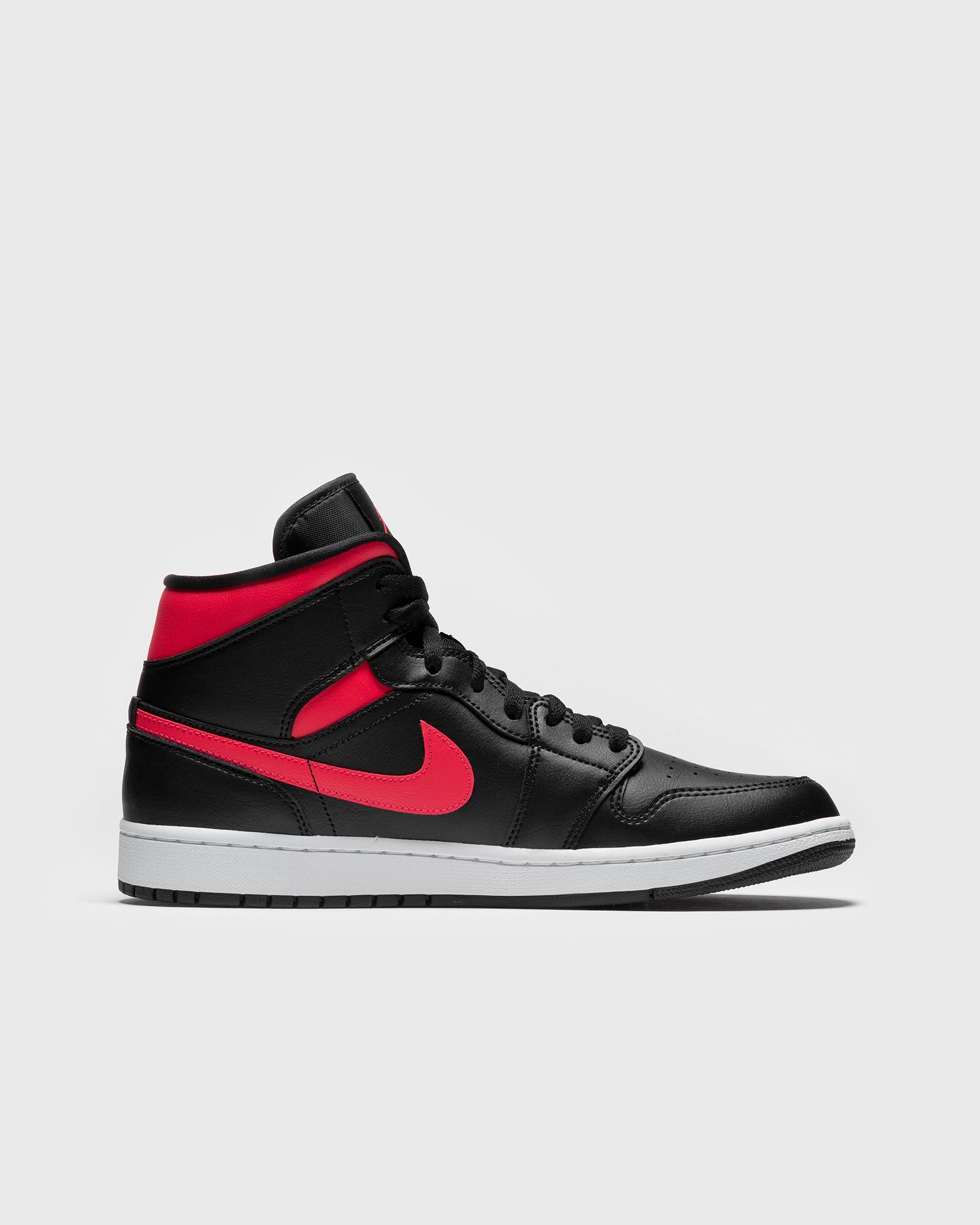 WMNS Air Jordan 1 Mid