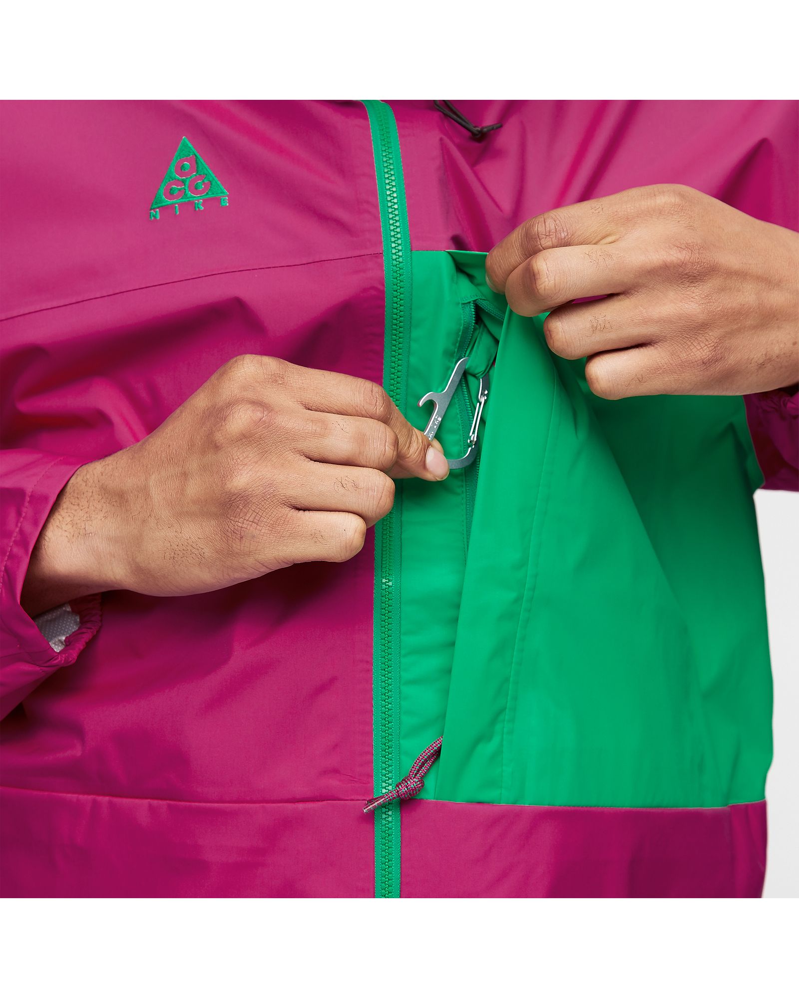 NRG ACG HOODED PACKABLE JACKET