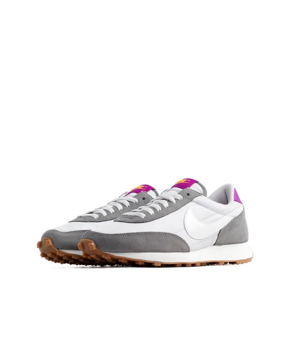 WMNS Daybreak