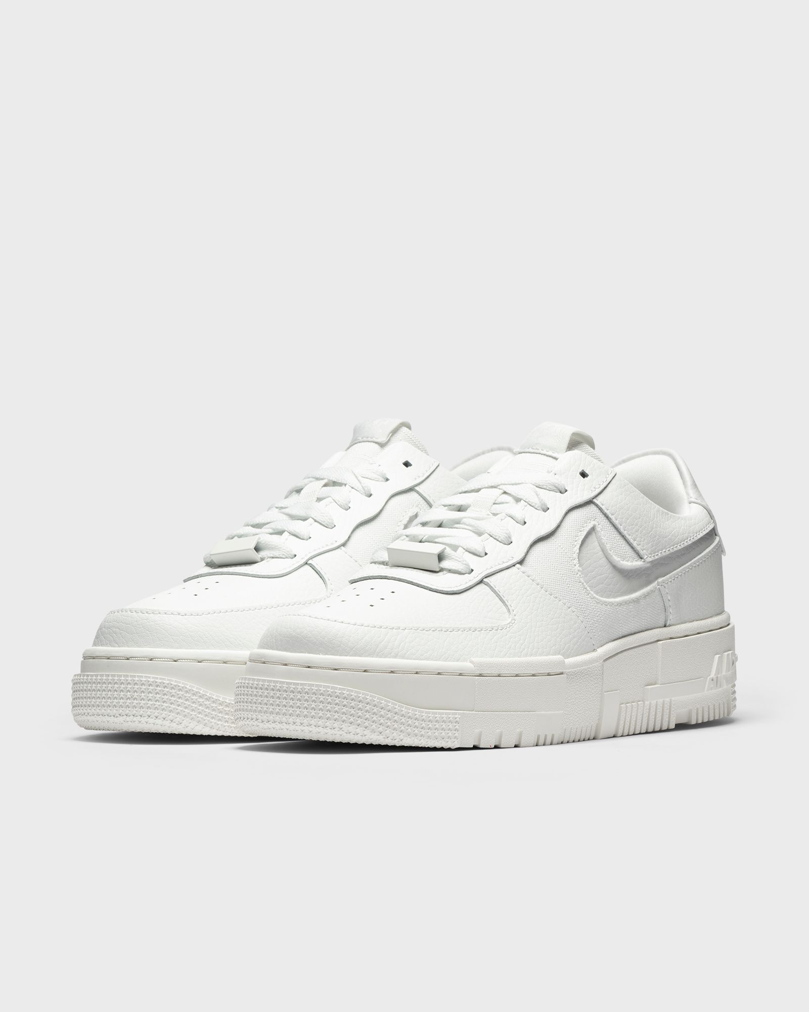 WMNS Air Force 1 Pixel