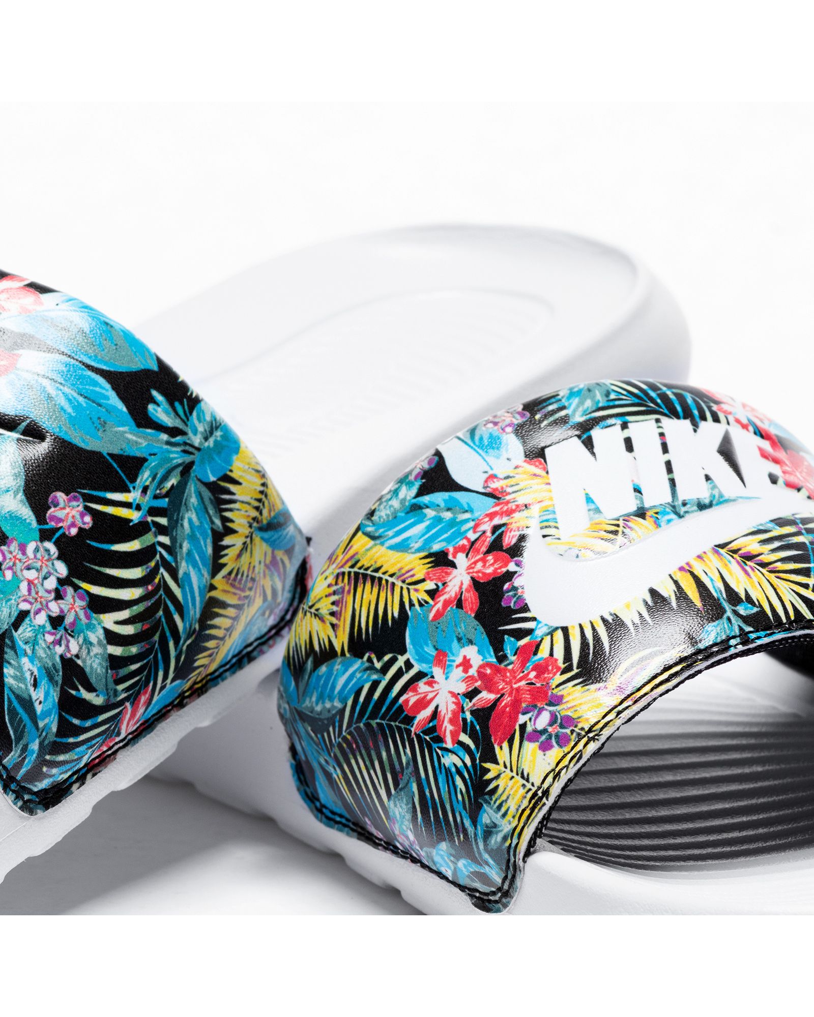 WMNS victori one slide print