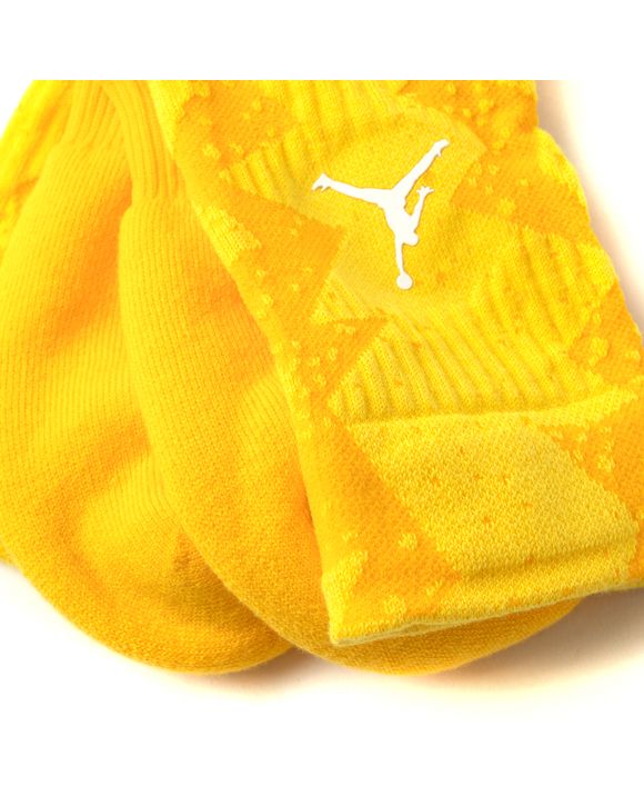 Yellow deals jordan socks