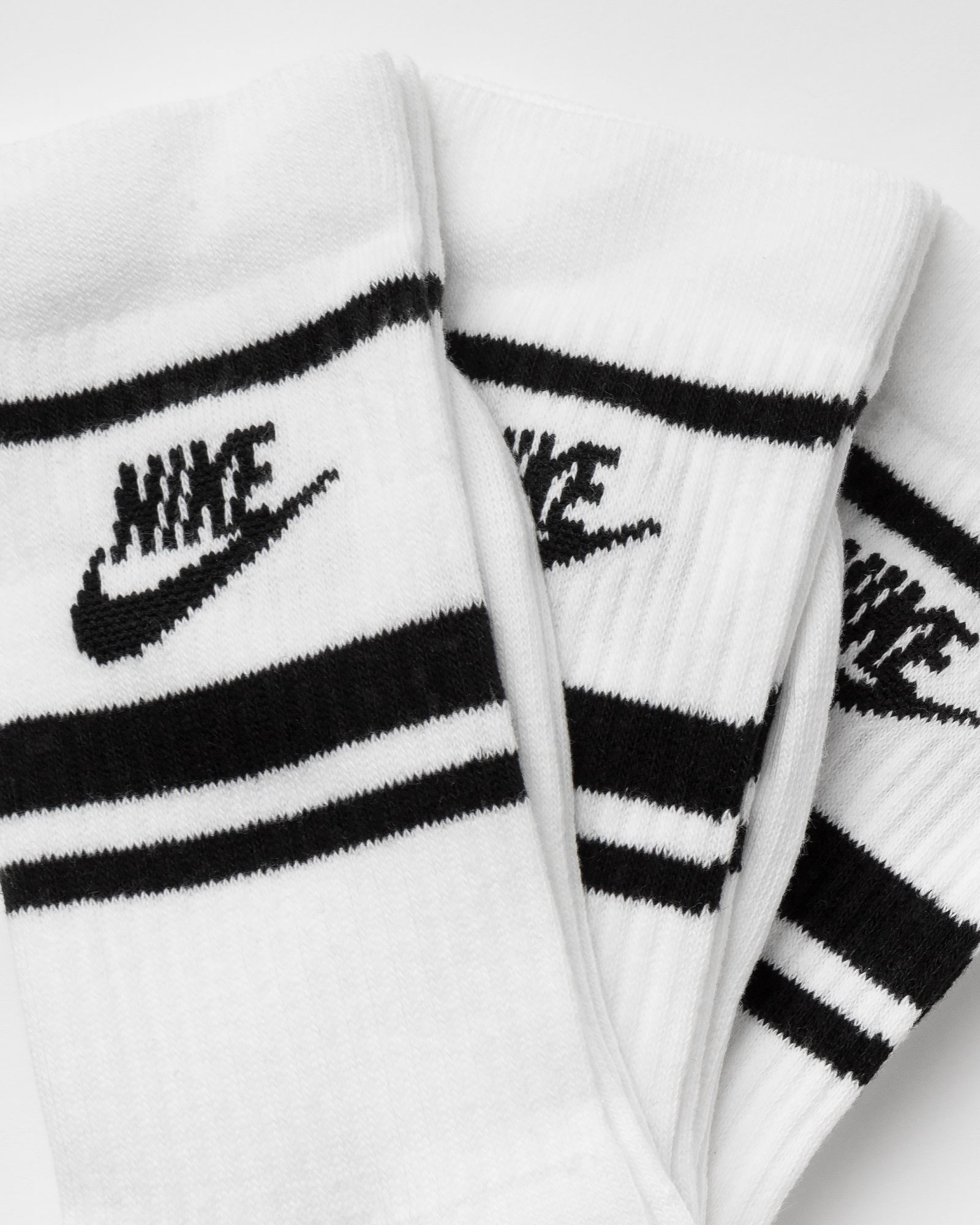 SPORTSWEAR Essential Socks