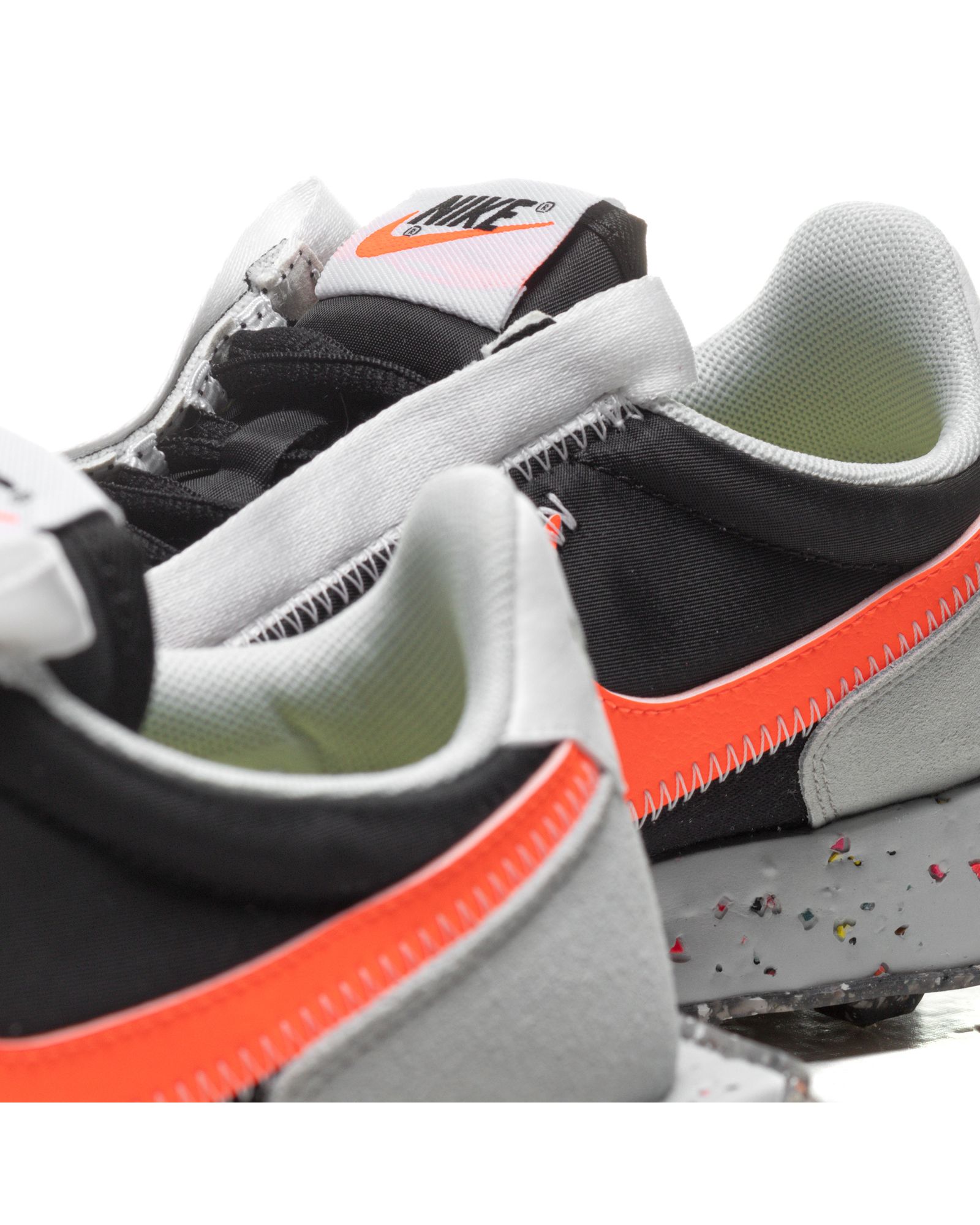 WMNS waffle racer crater