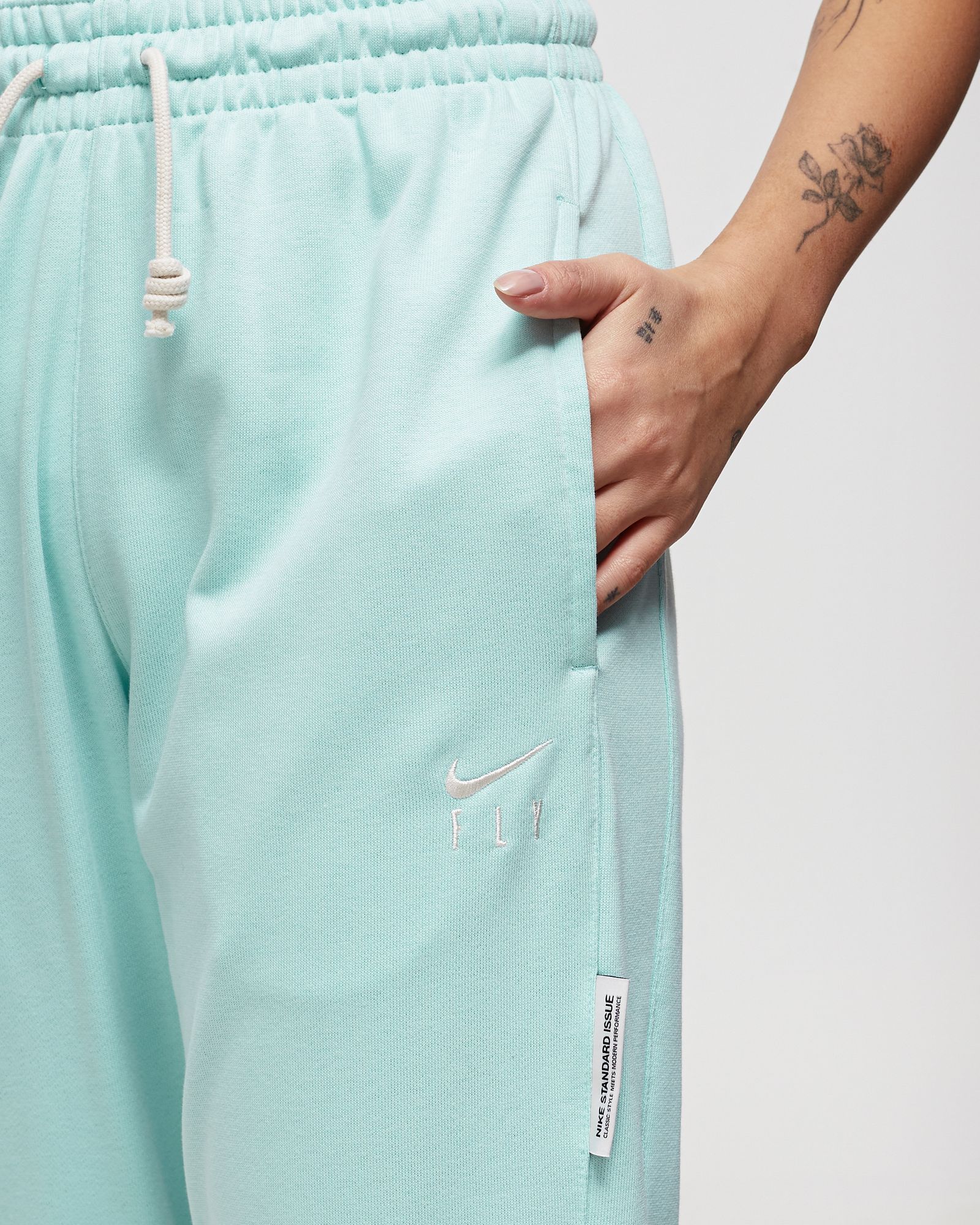 WMNS Swoosh Fly Standard Issue Basketball Pants