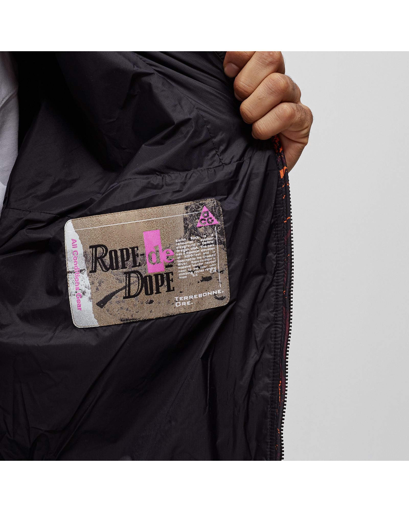 ACG PACKABLE INSULATED JACKET AOP