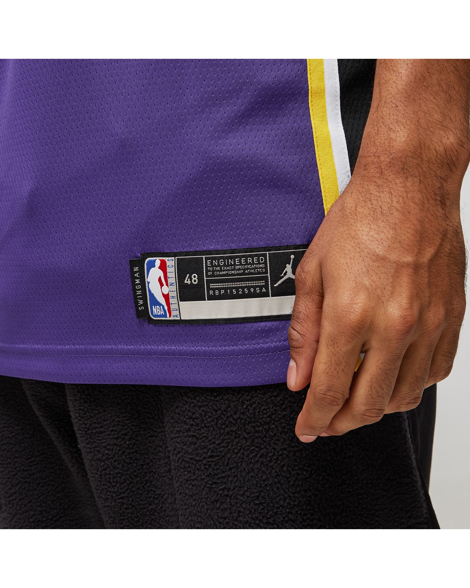 LEBRON JAMES SWINGMAN JERSEY