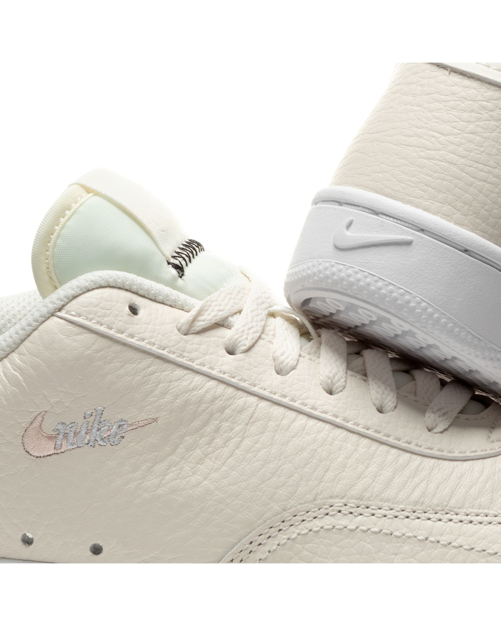 WMNS Court Vintage Premium