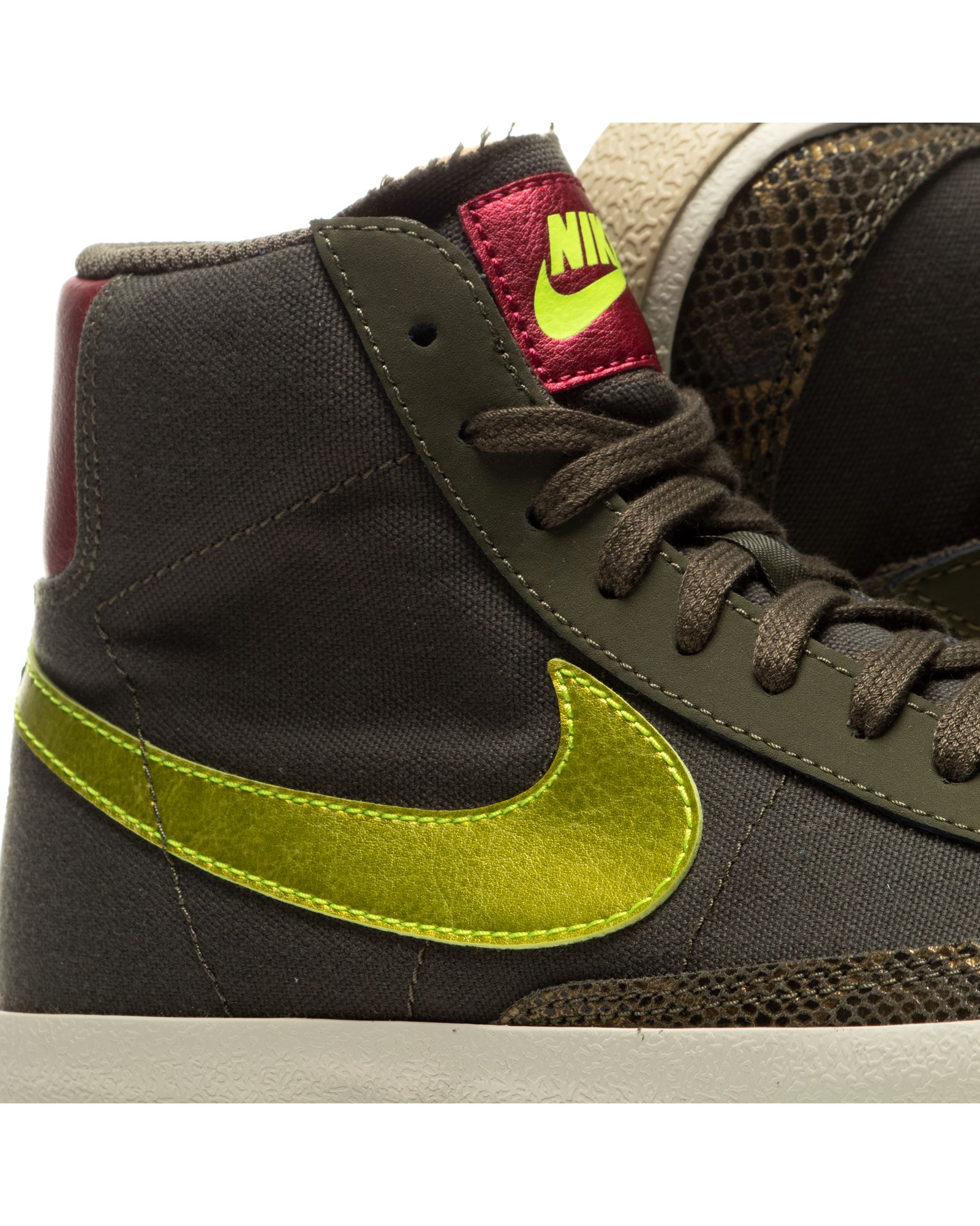 WMNS Blazer Mid '77