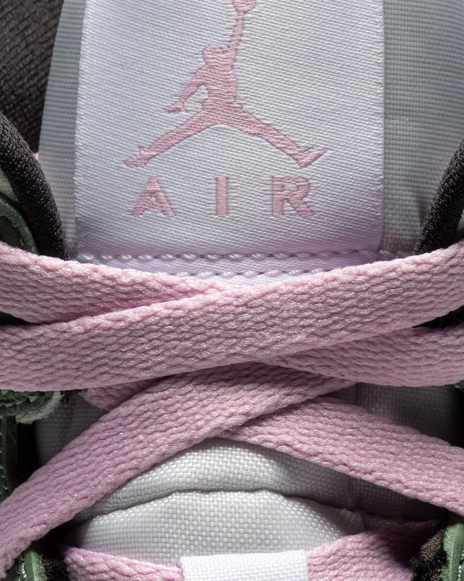 WMNS Air Jordan 1 Mid SE 'DUTCH GREEN'