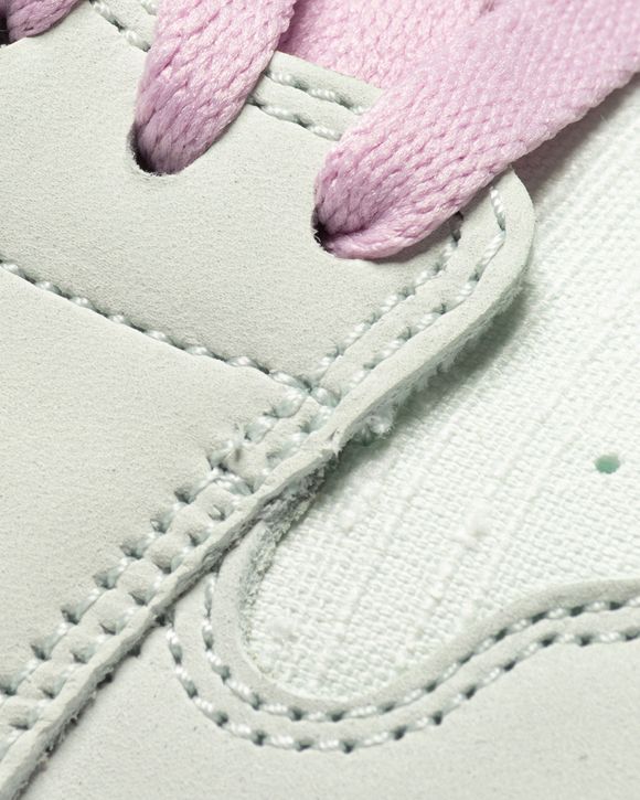 WMNS Air Jordan 1 Low SE