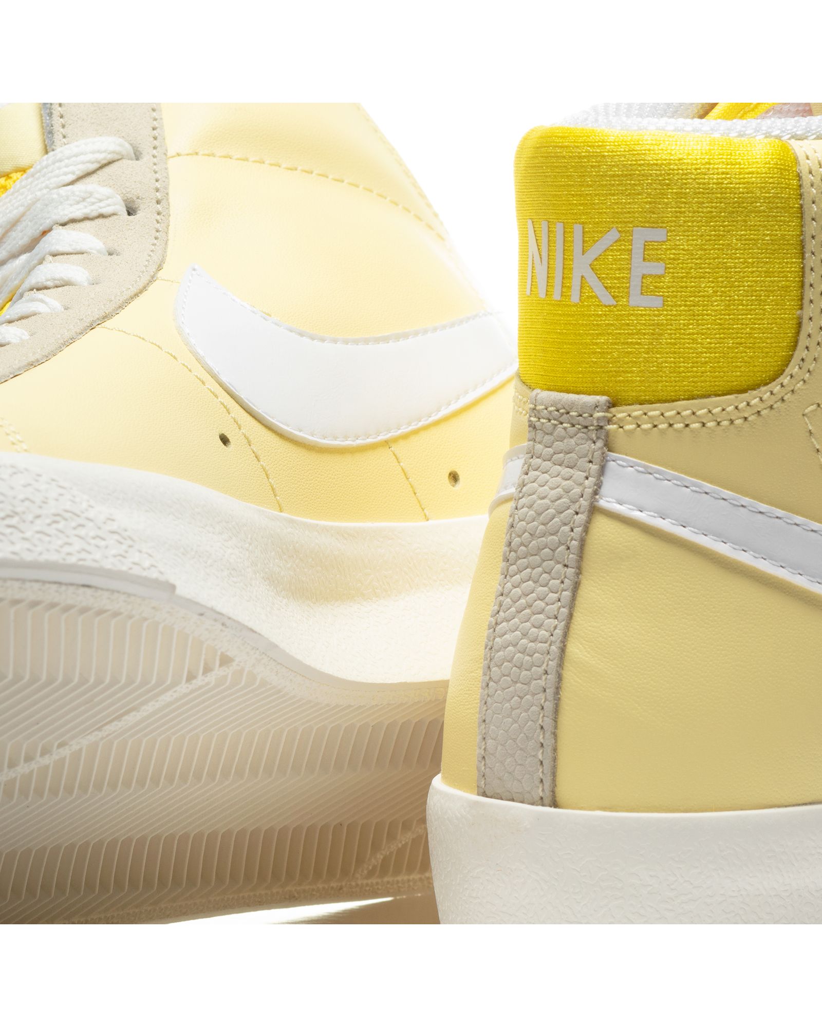 WMNS NIKE BLAZER MID '77