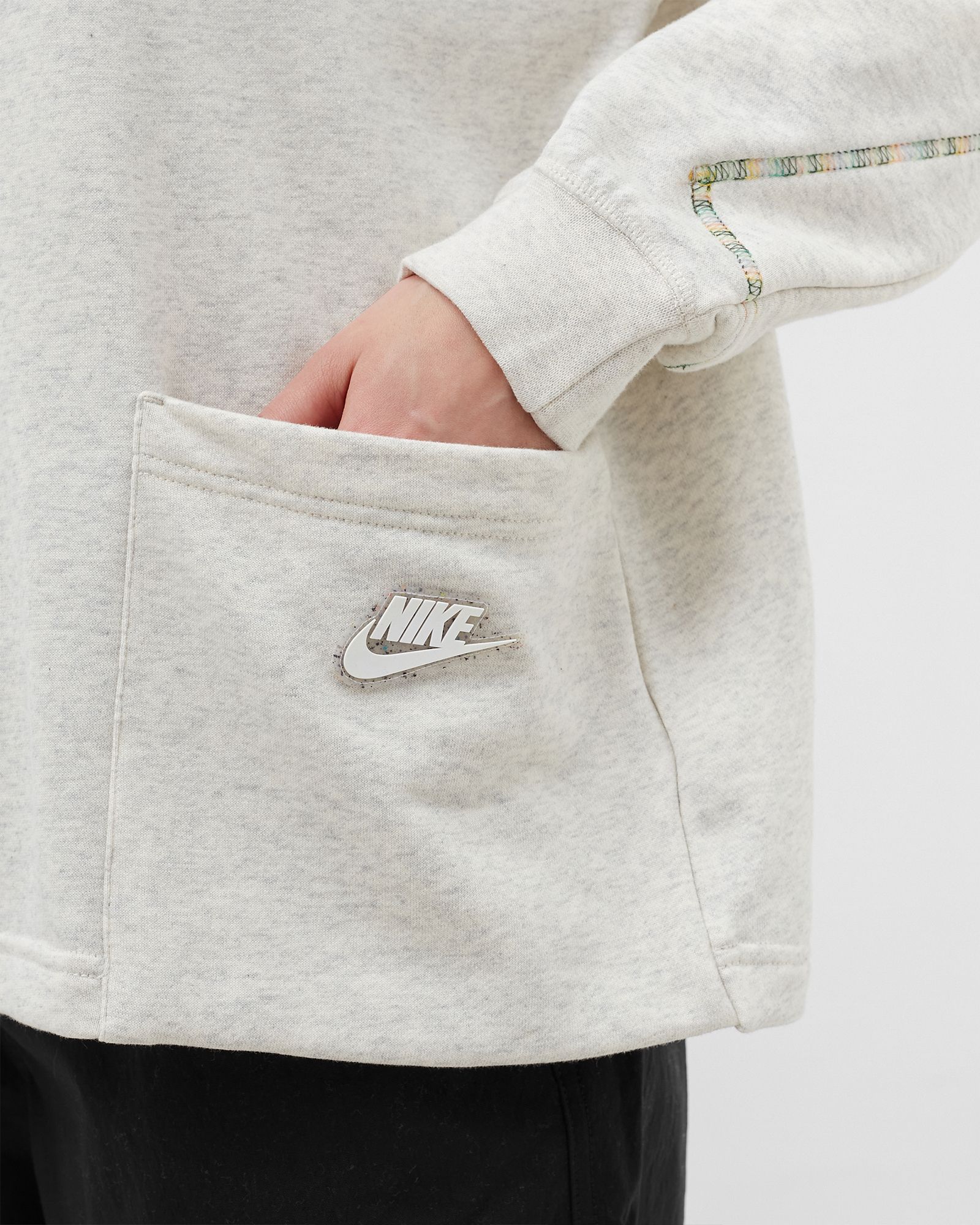 WMNS Earth Day Crewneck