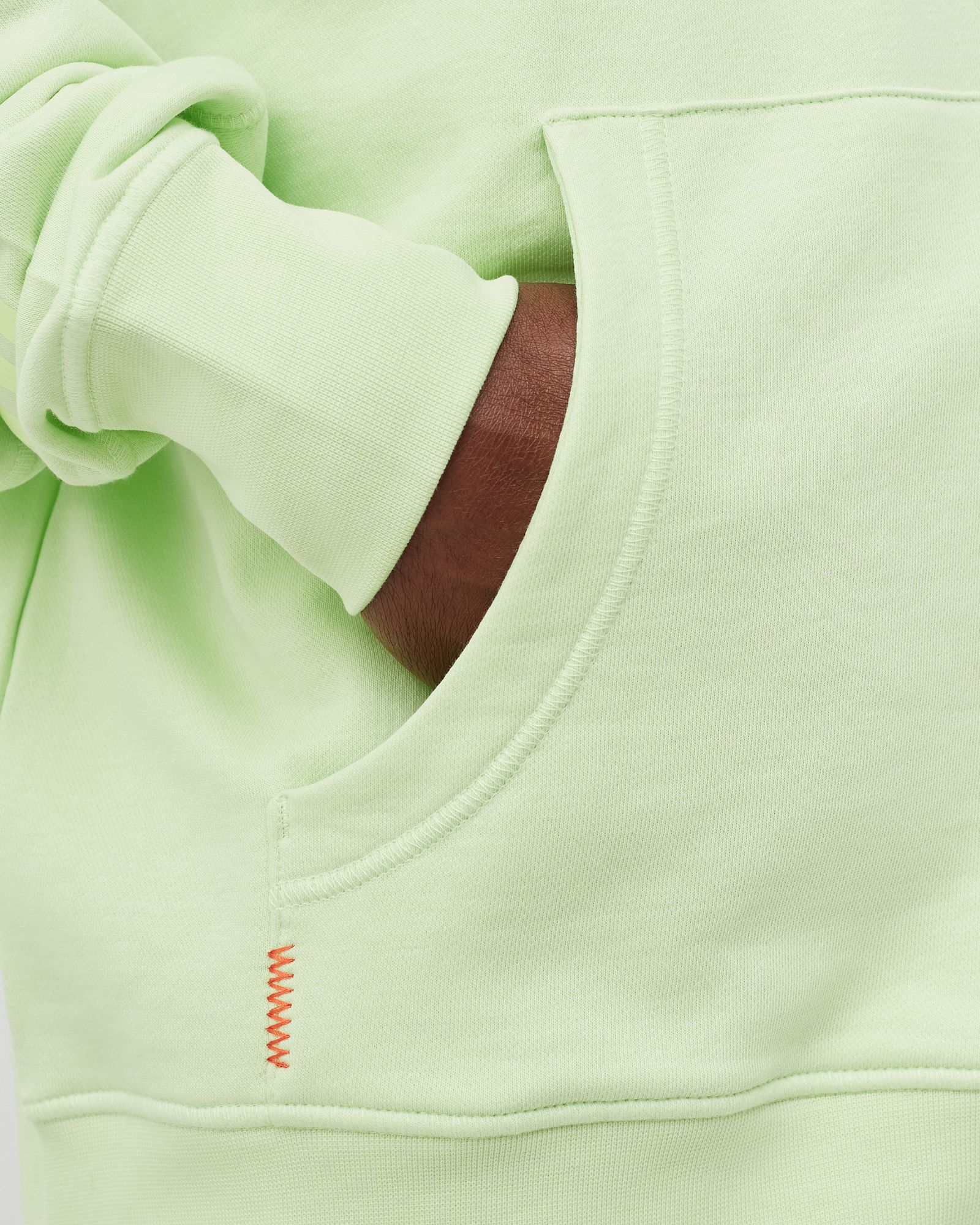 WORLD TOUR French Terry SWEATSHIRT