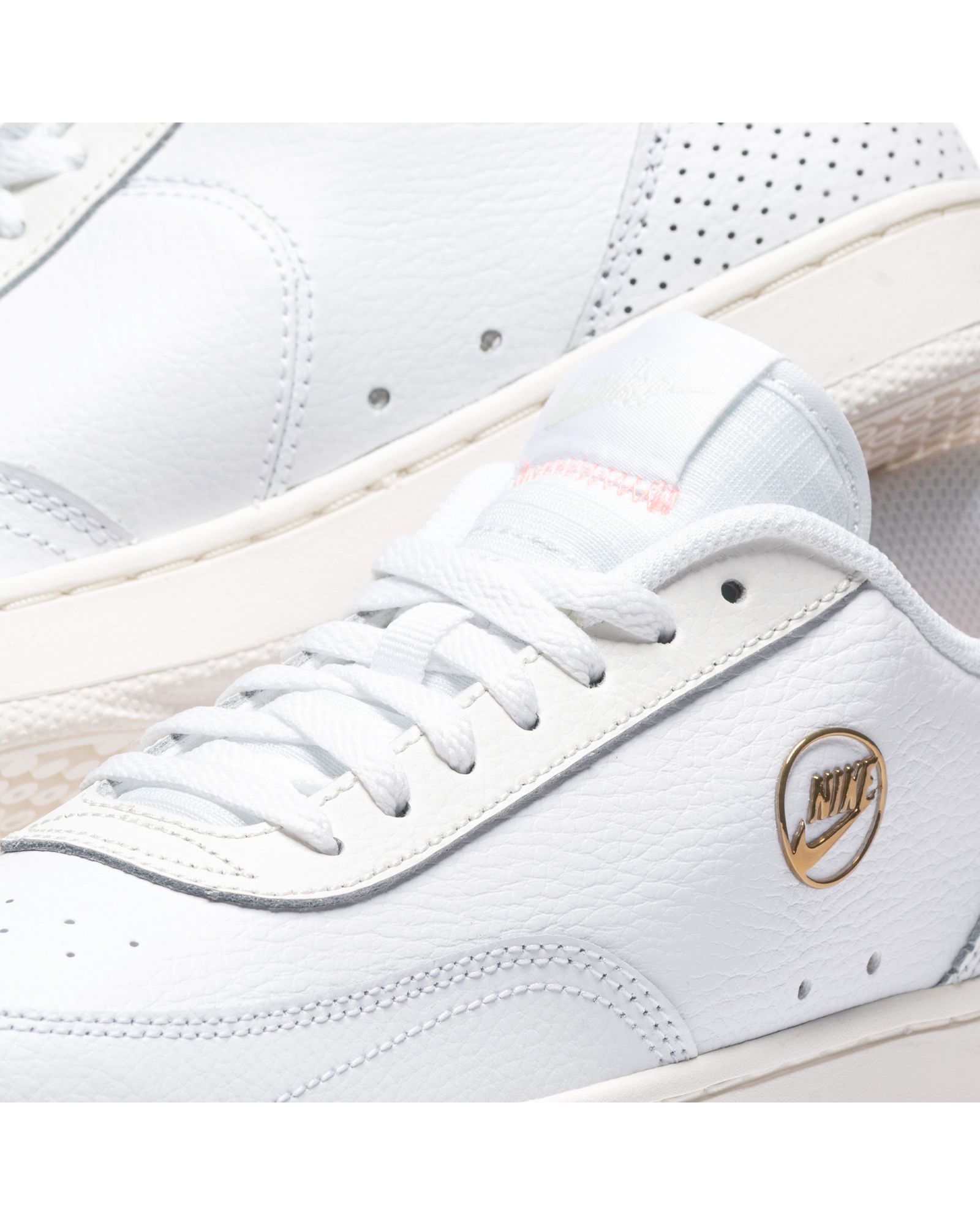 Wmns nike court vintage premium