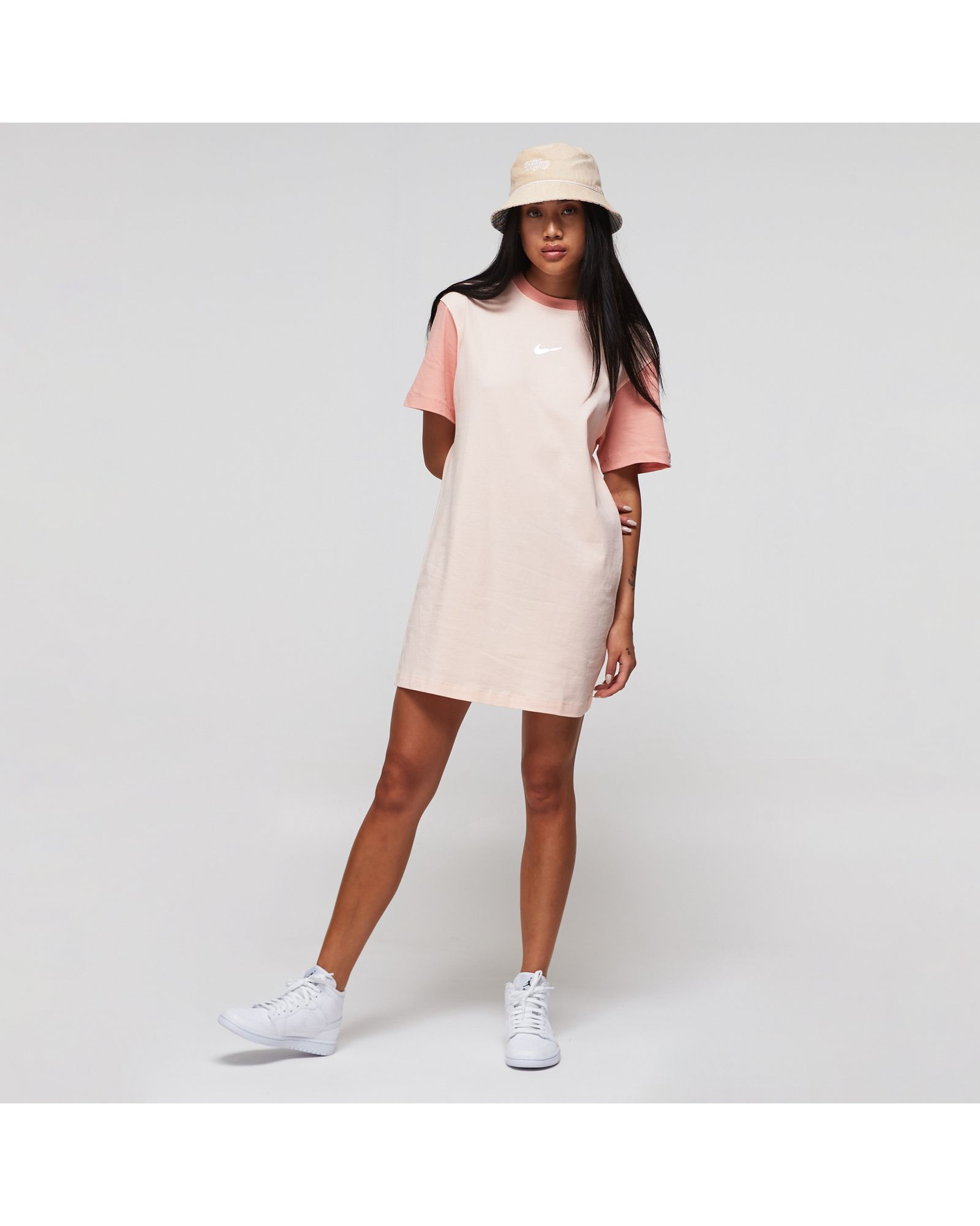 WMNS Swoosh Dress