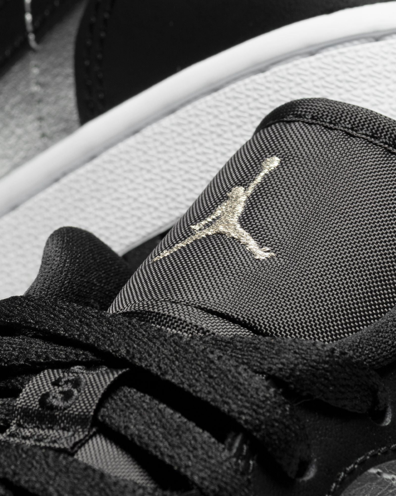 WMNS Air Jordan 1 Low SE