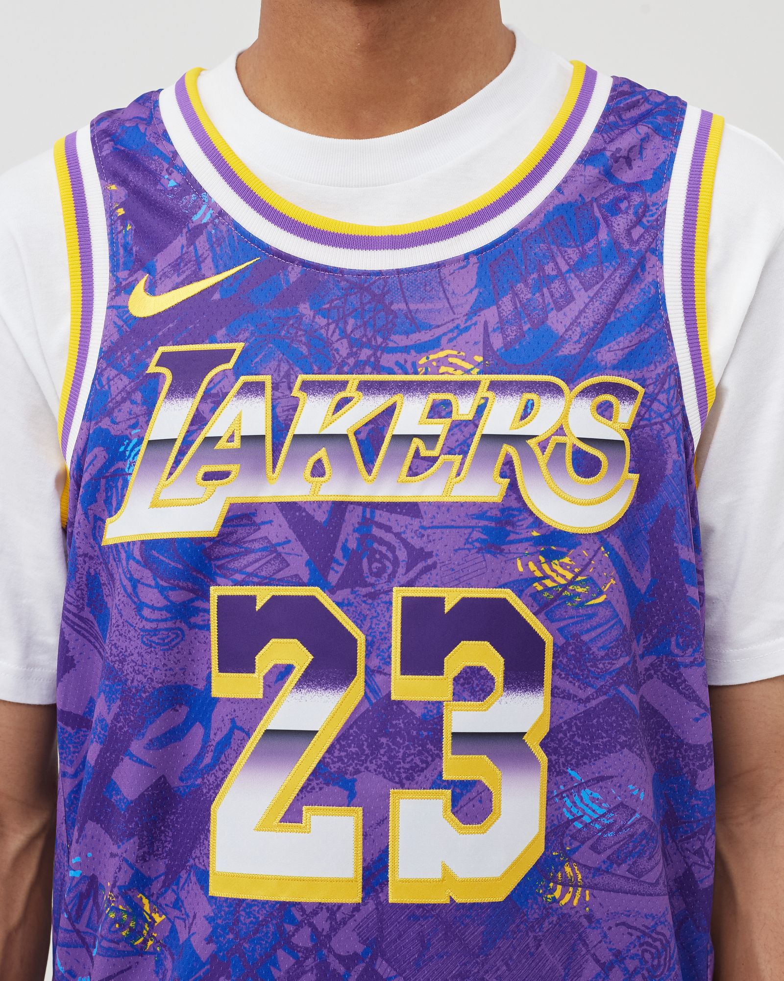 LeBron James Select Series Jersey