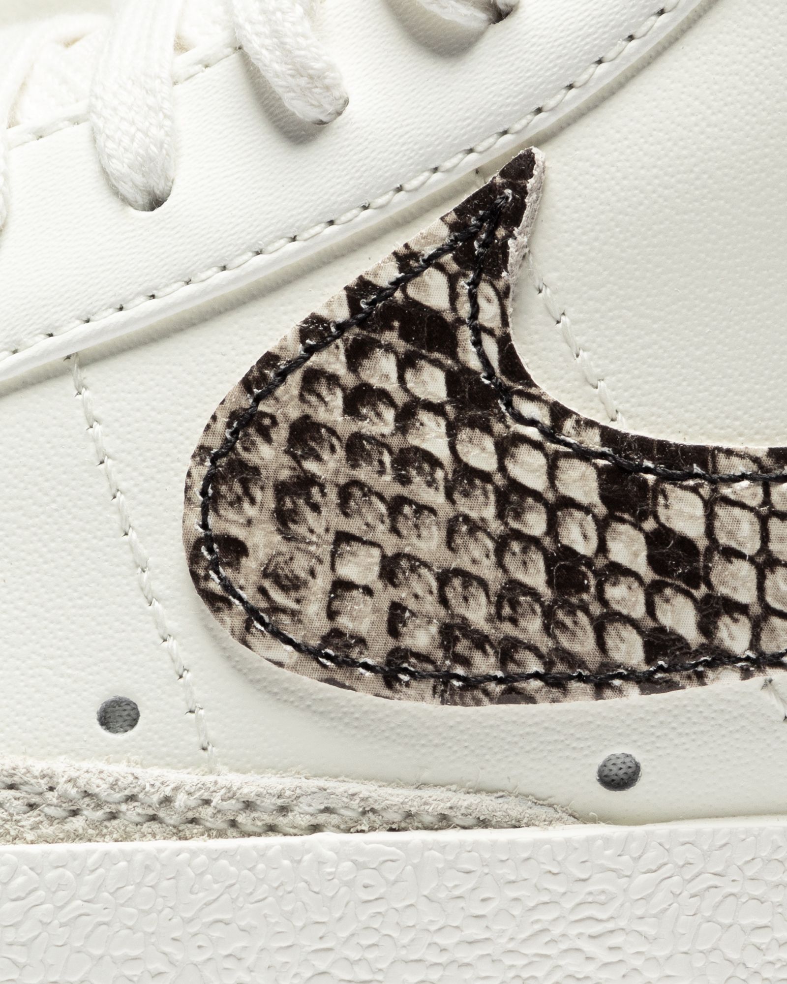 WMNS Blazer Mid '77 SE