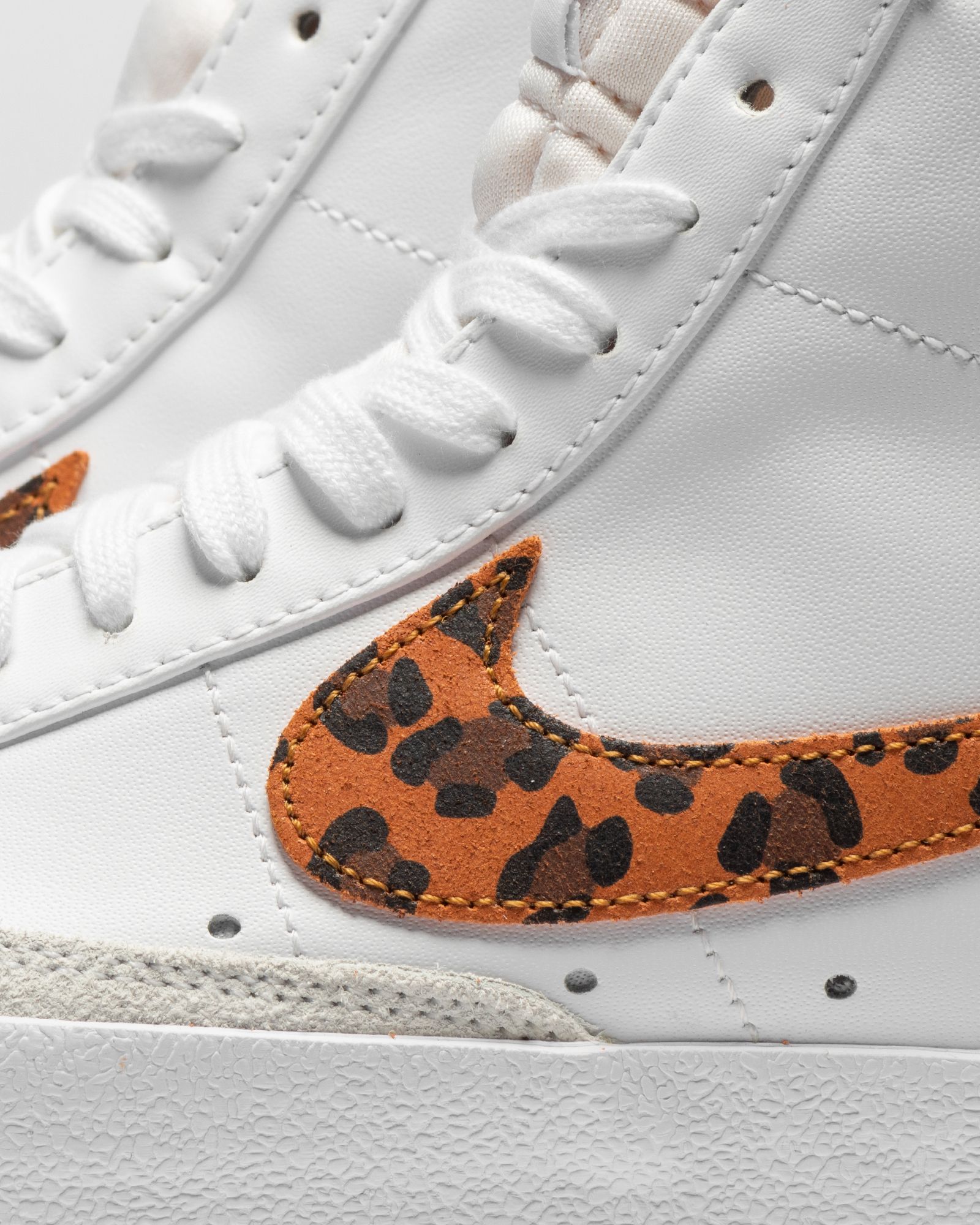 WMNS Blazer Mid '77 SE