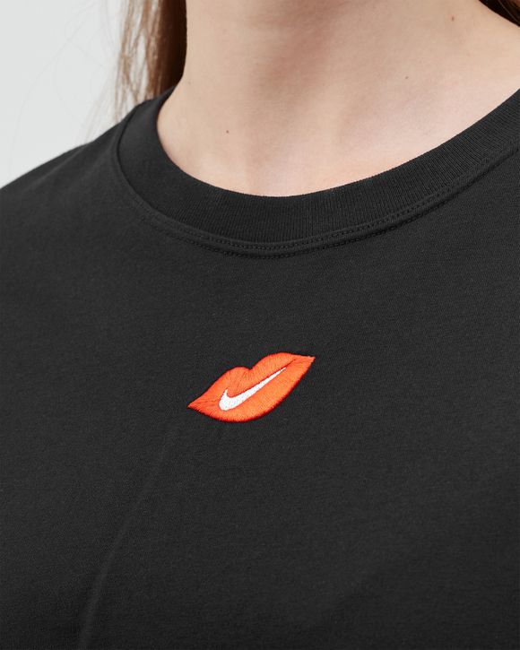 Nike WMNS Swoosh Lip Embroidery Tee Black BLACK