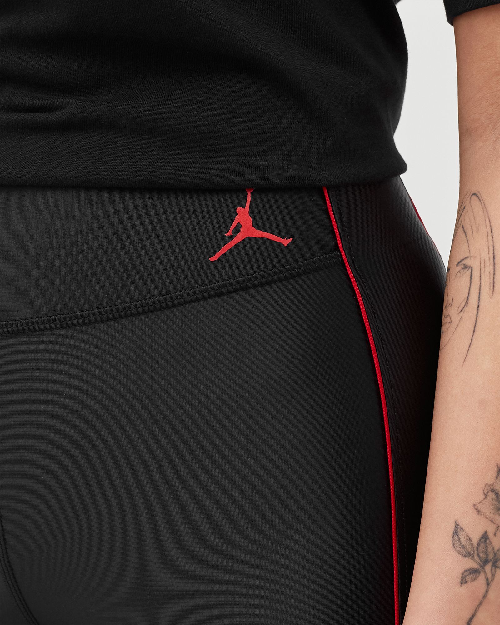 WMNS ESSENTIAL Bike Shorts