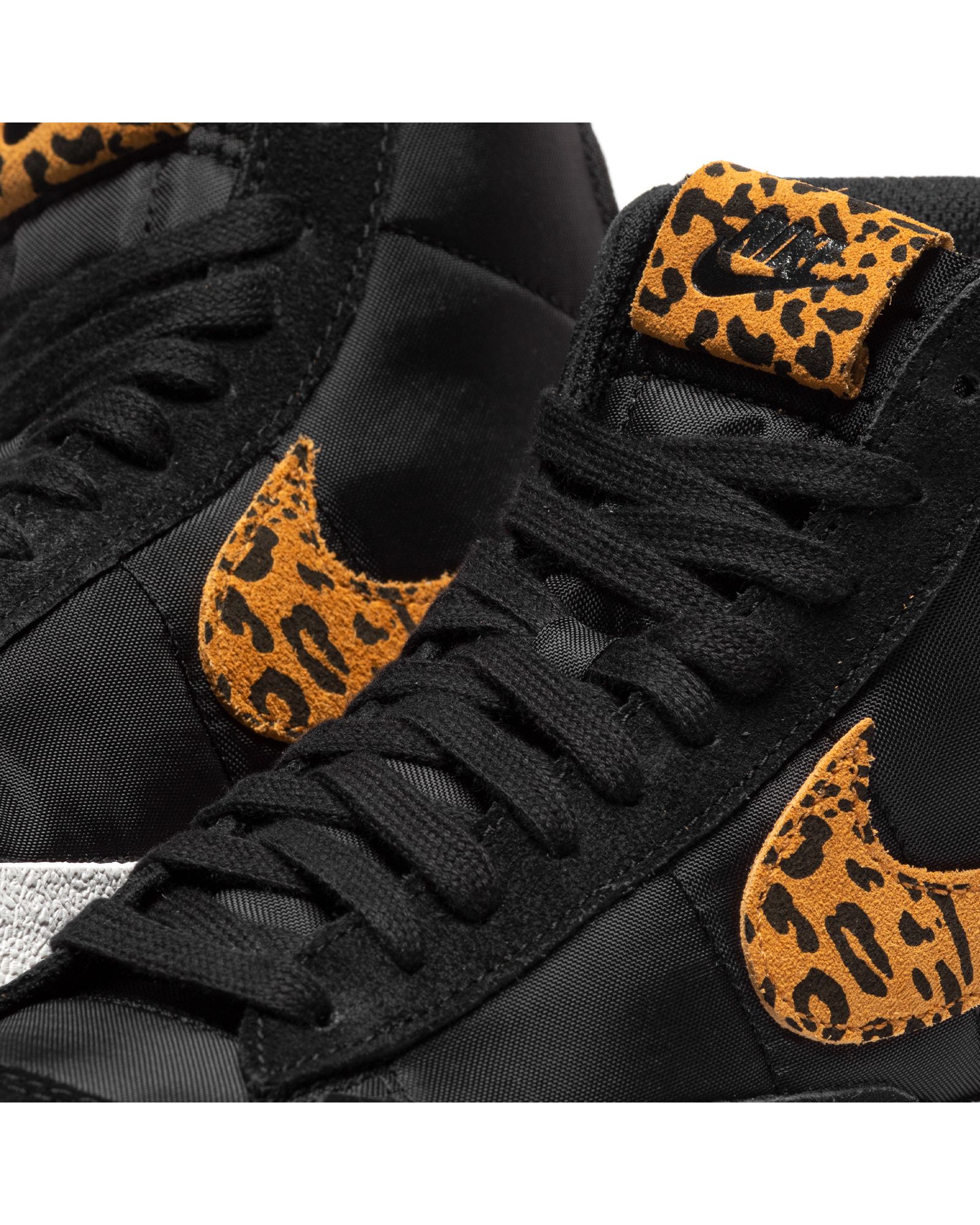 WMNS Blazer Mid '77