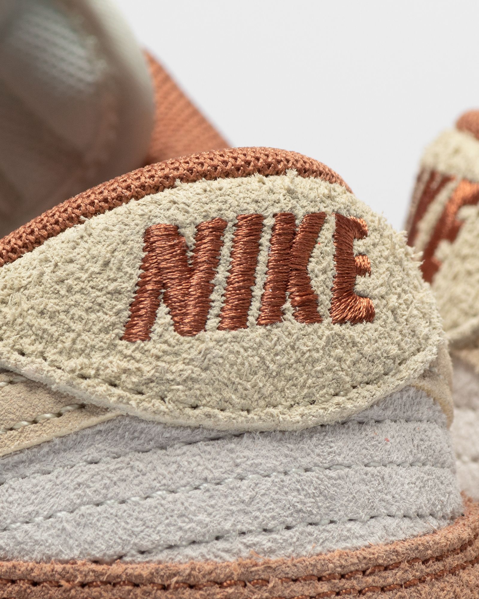 DUNK LOW RETRO PREMIUM "MEDIUM CURRY"