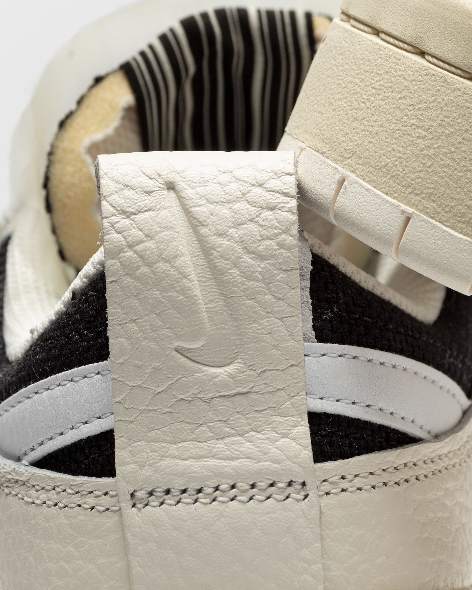 WMNS Dunk Low Disrupt