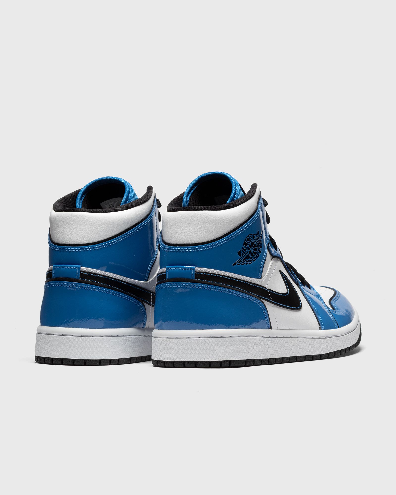 Air Jordan 1 Mid SE "Signal Blue"