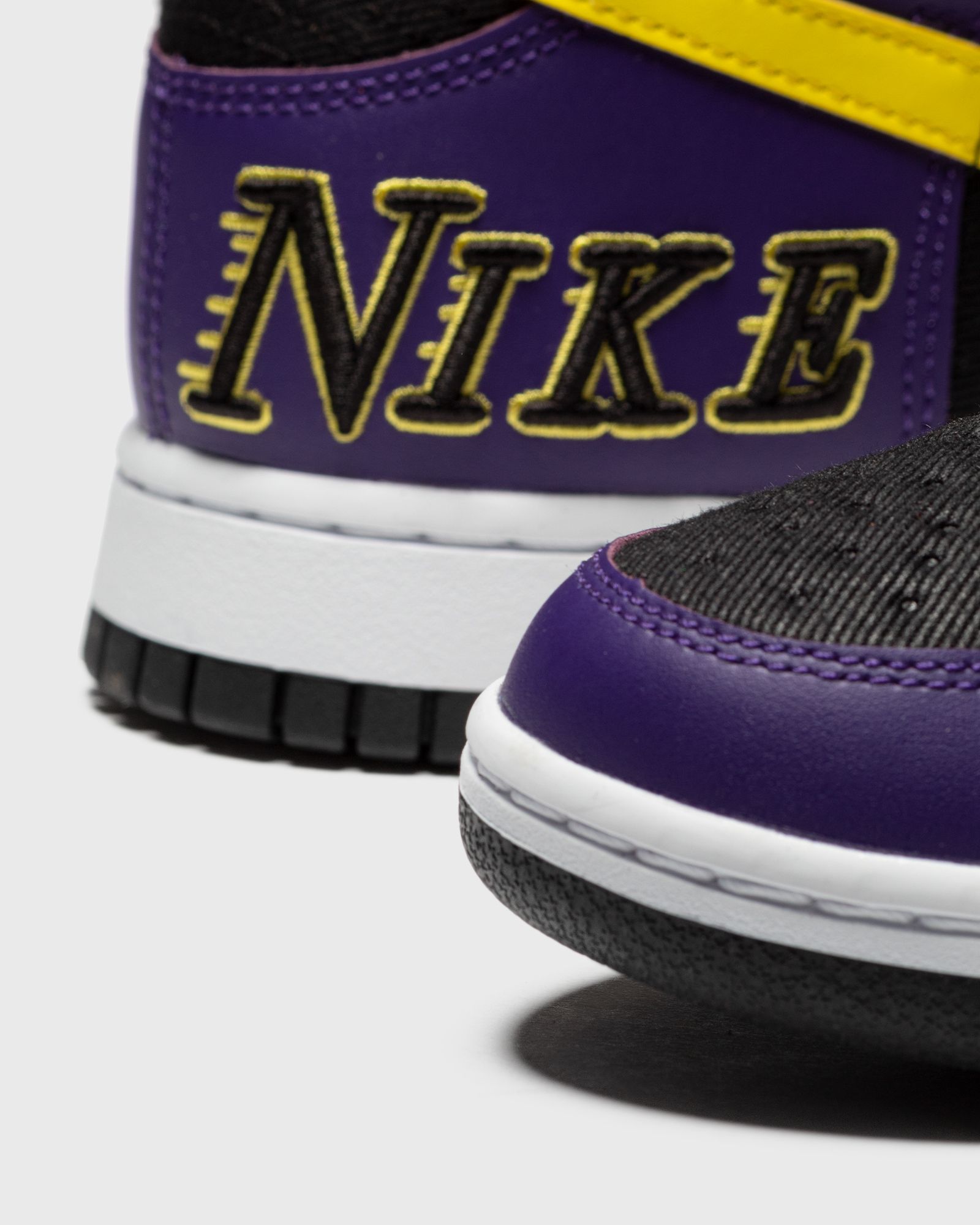 Dunk High EMB 'Lakers'