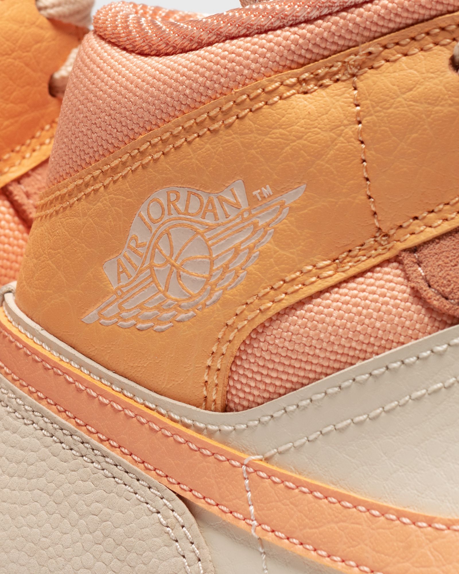 WMNS Air Jordan 1 Mid "Apricot Orange"