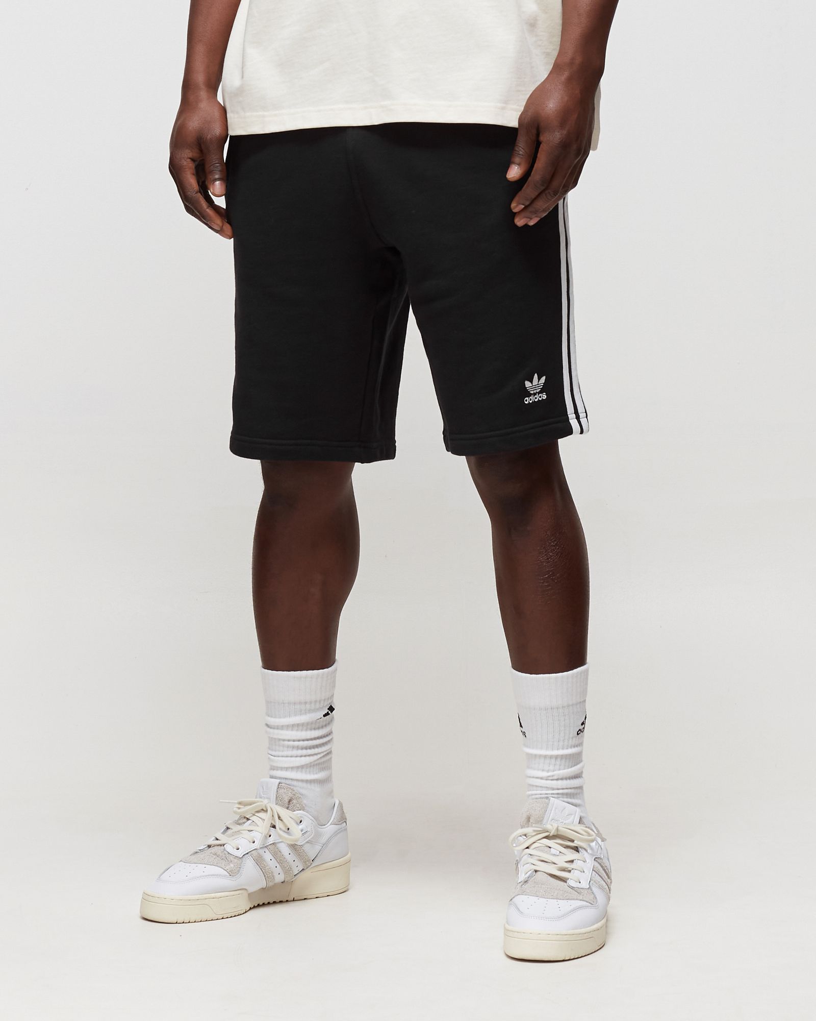 3-STRIPE SHORT