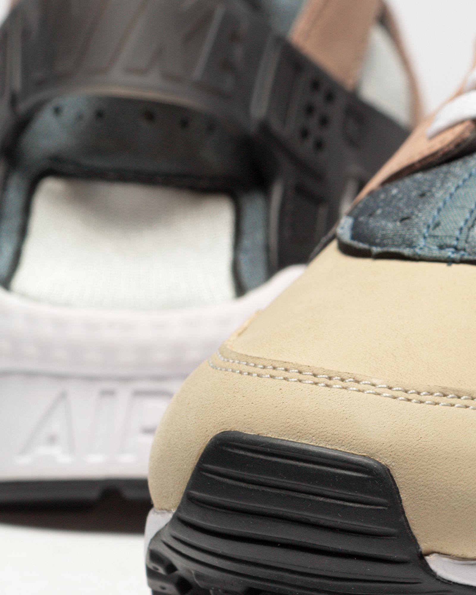 AIR HUARACHE 'Escape'