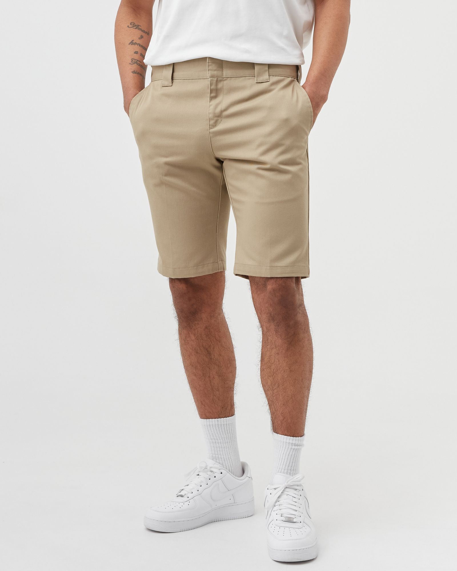 SLIM FIT SHORT