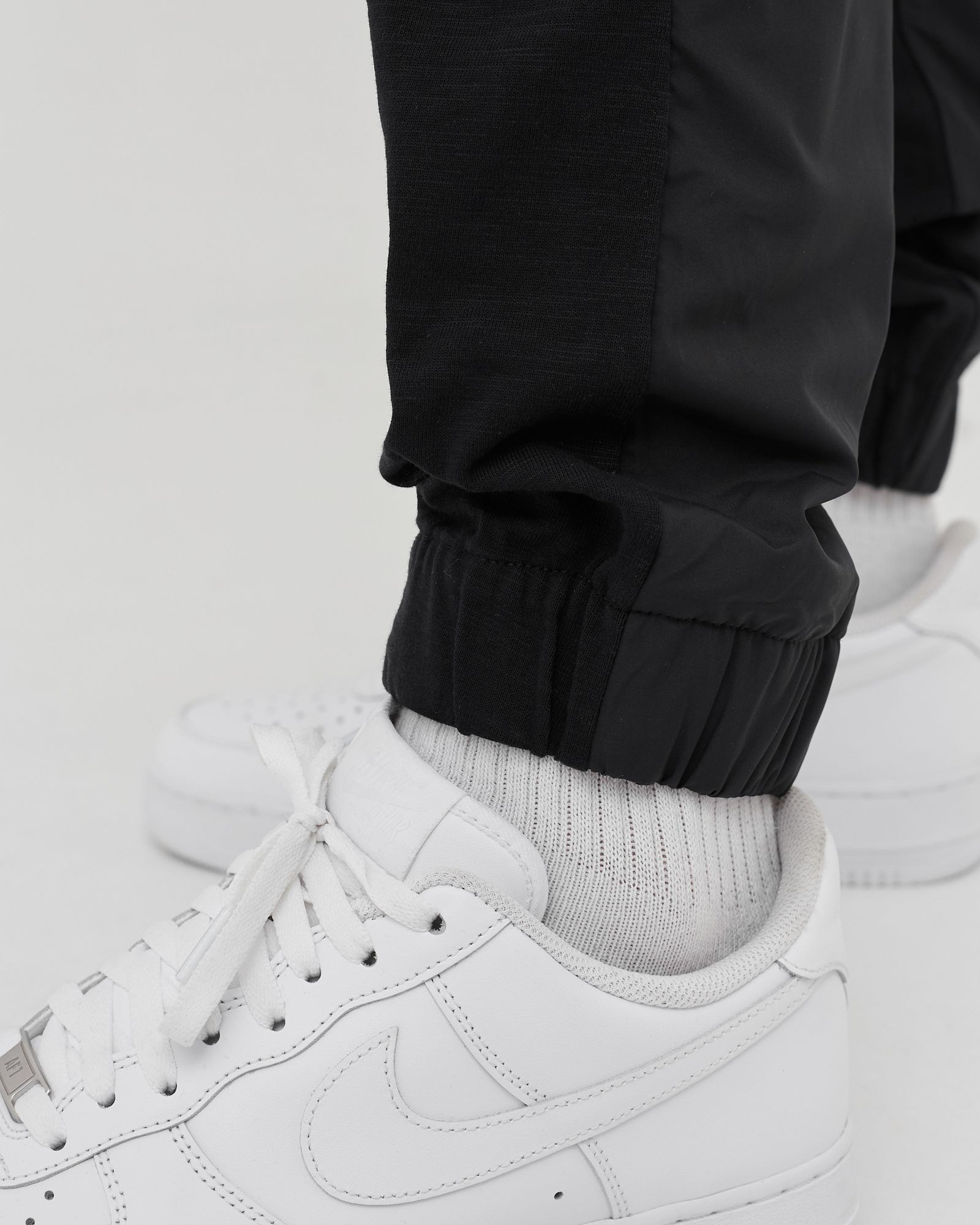 Lightweight Essential Pants