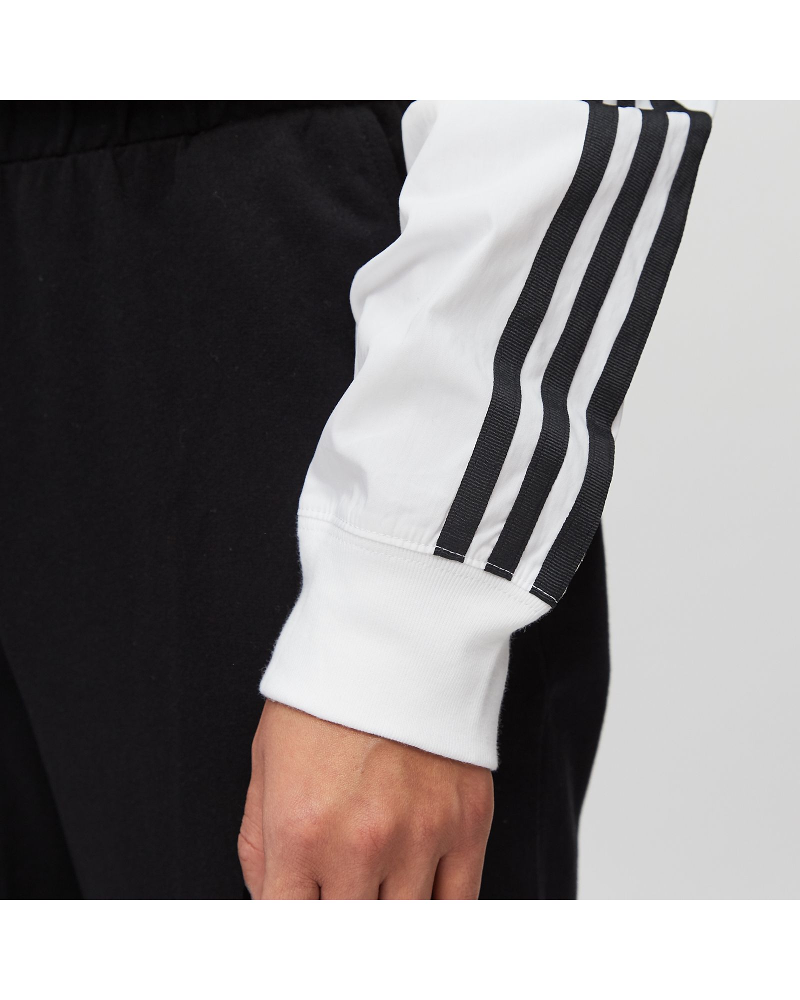 X FIORUCCI GRAPHIC LONGSLEEVE CROP