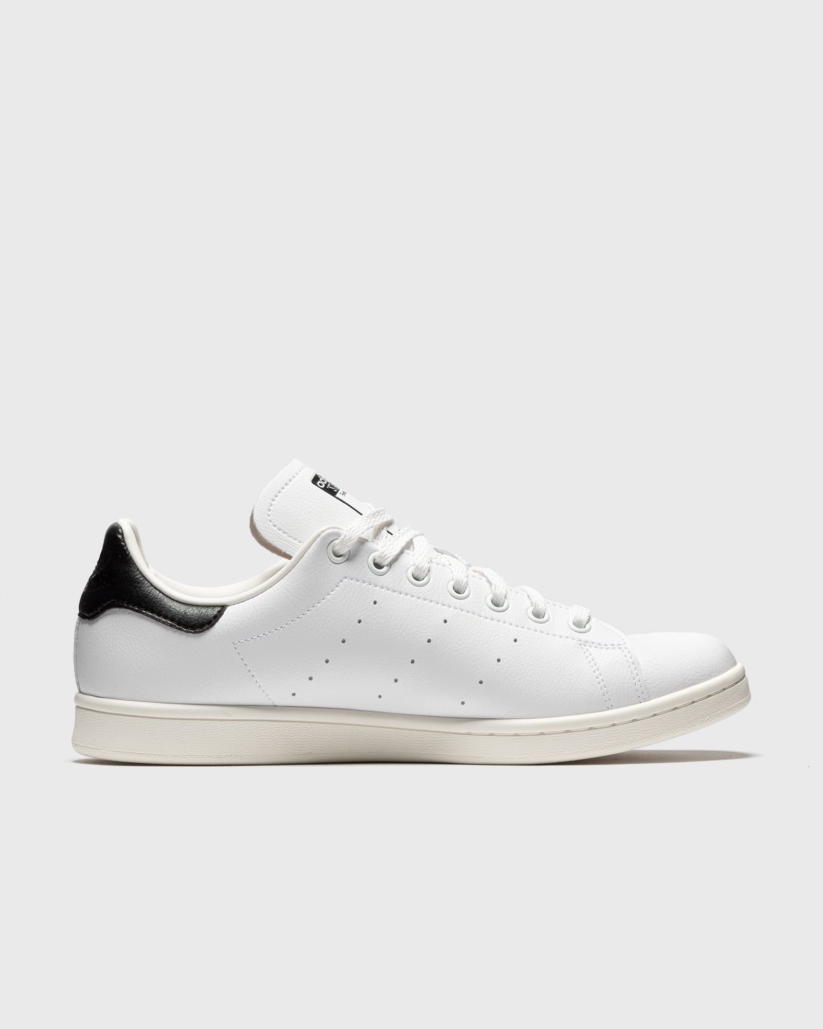 STAN SMITH